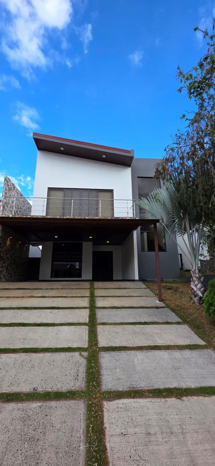 House at Puente de Piedra