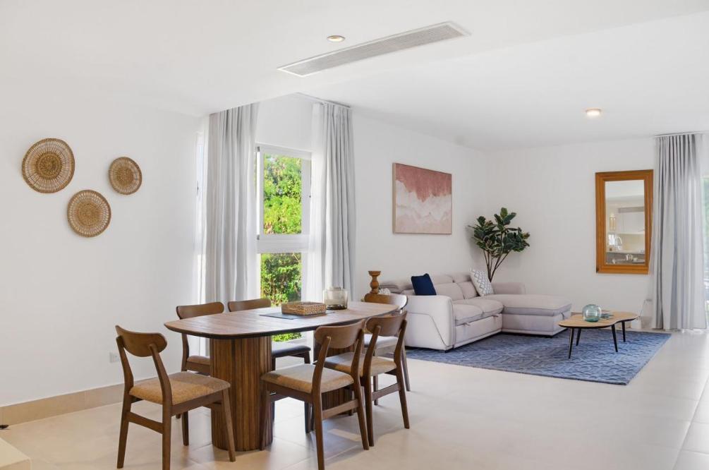 Palm Essence Residence