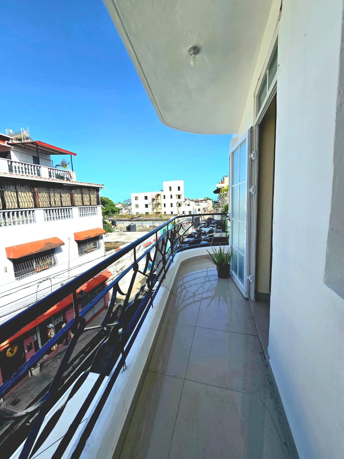 APARTAMENTO REMODELADO ZONA COLONIAL
