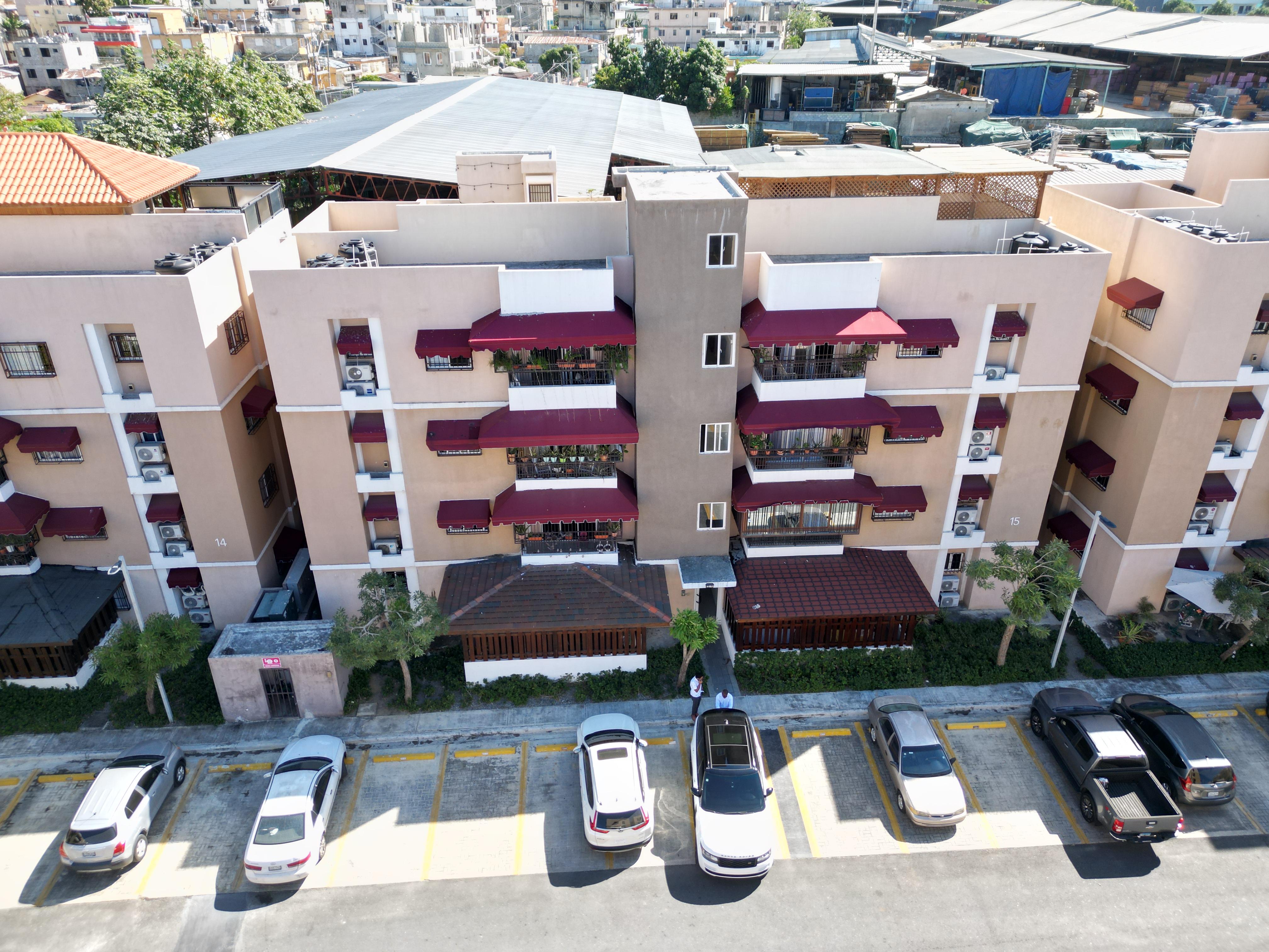 Apartamento en Venta de 3 Habitaciones con Terraza ? Colinas 3, Santo Domingo Oeste