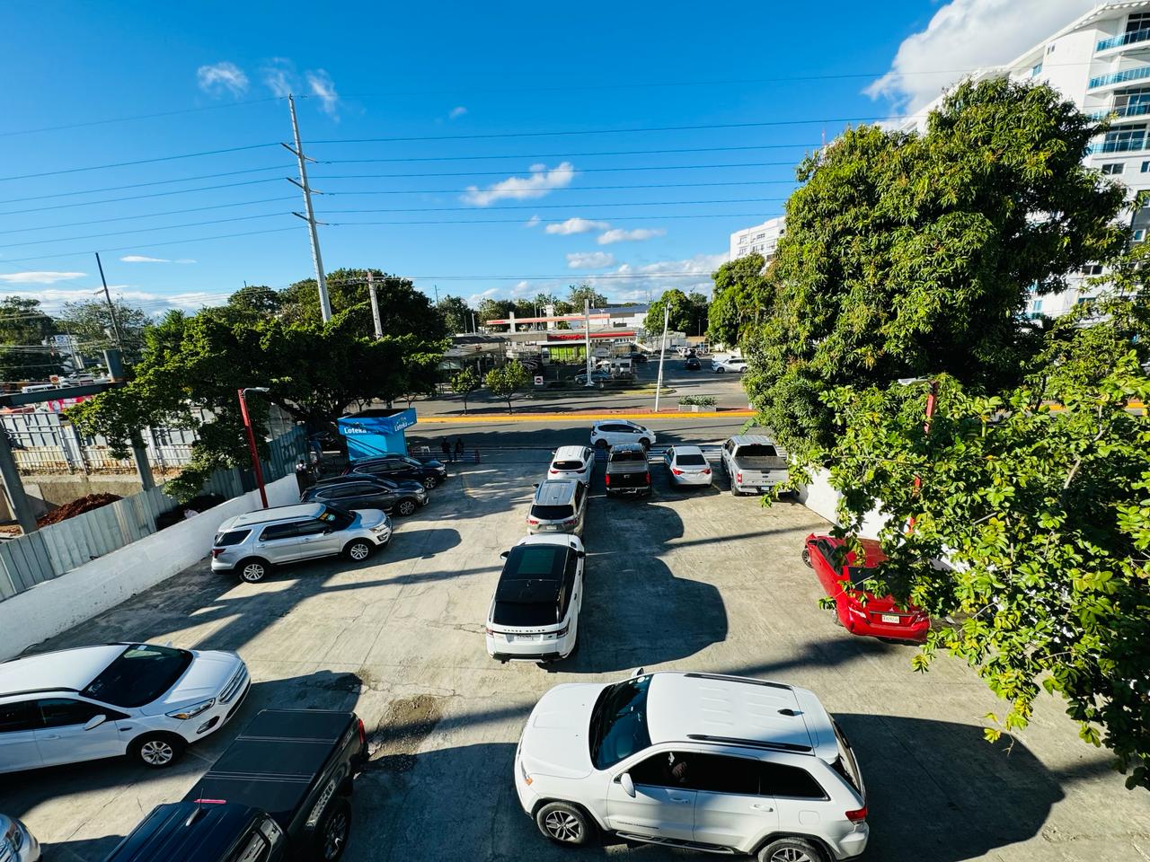 VENDO local comercial de 910 MT2 en la Urbanizacion Real, ideal para DEALER, CAR WASH, Clinicas y cualquier otro tipo de negocios.