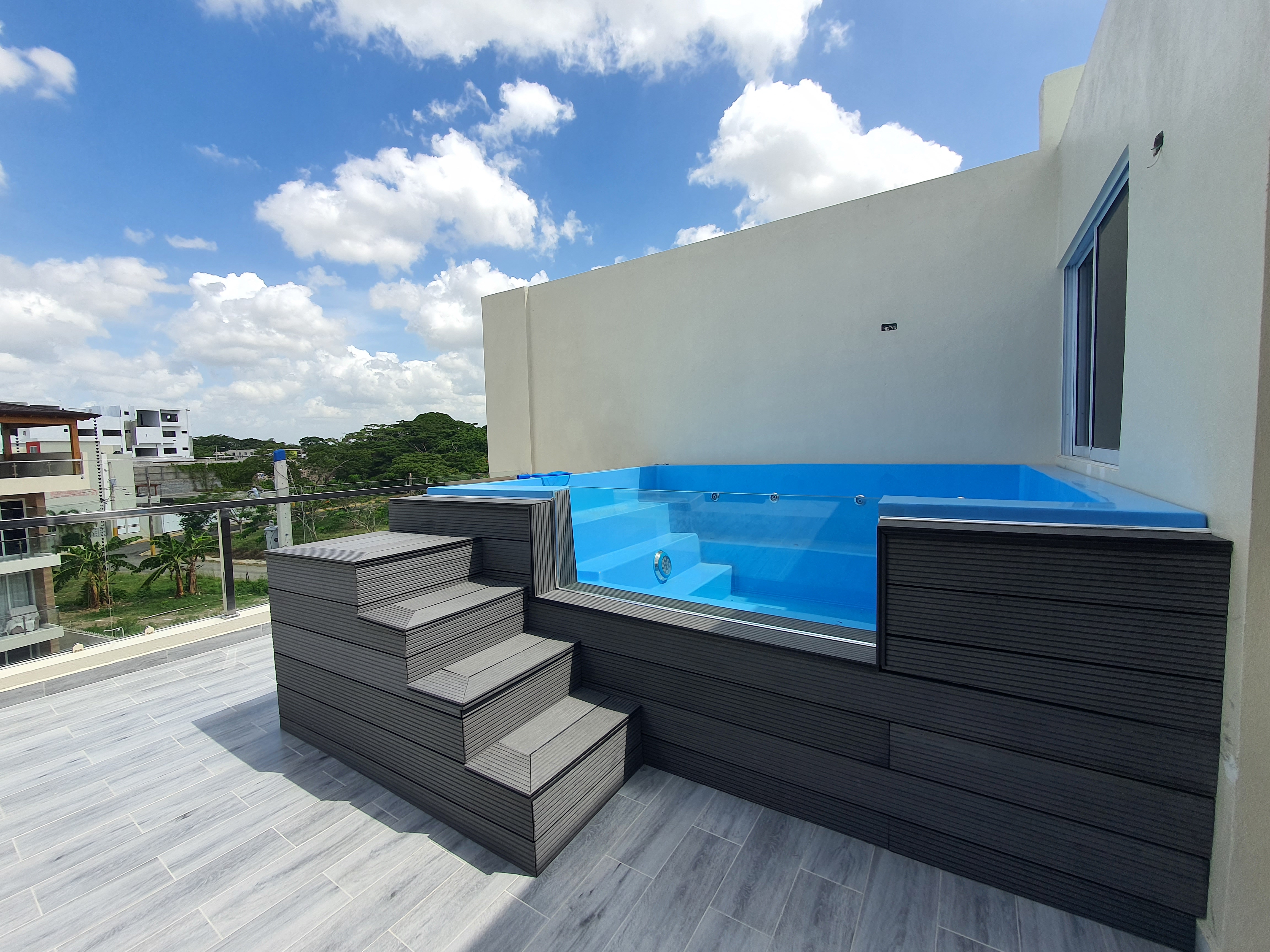 Moderno y Recién construido Penthouse.