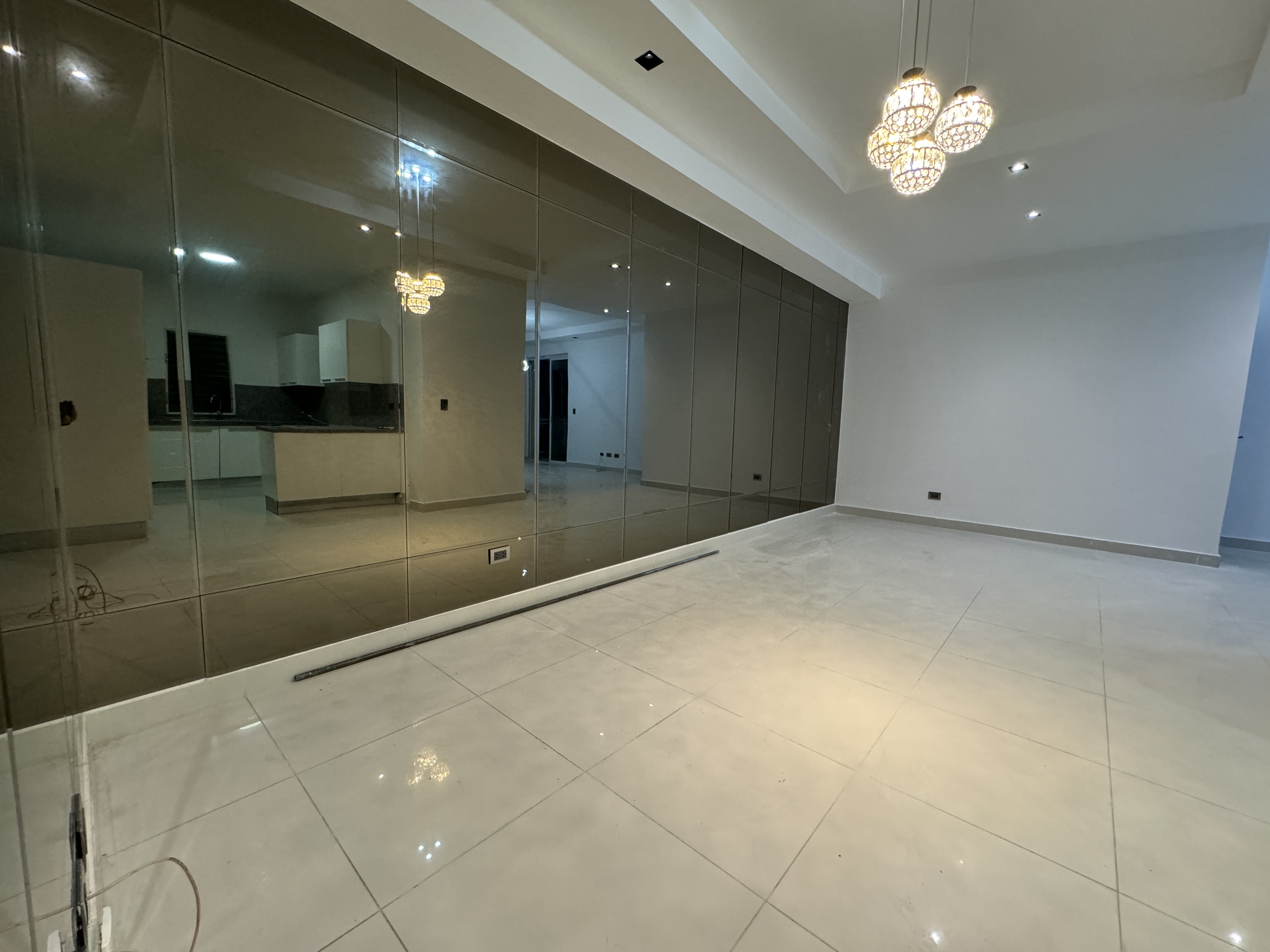 VENDO 3 HABITACIONES CON BAÑO EN MIRADOR NORTE