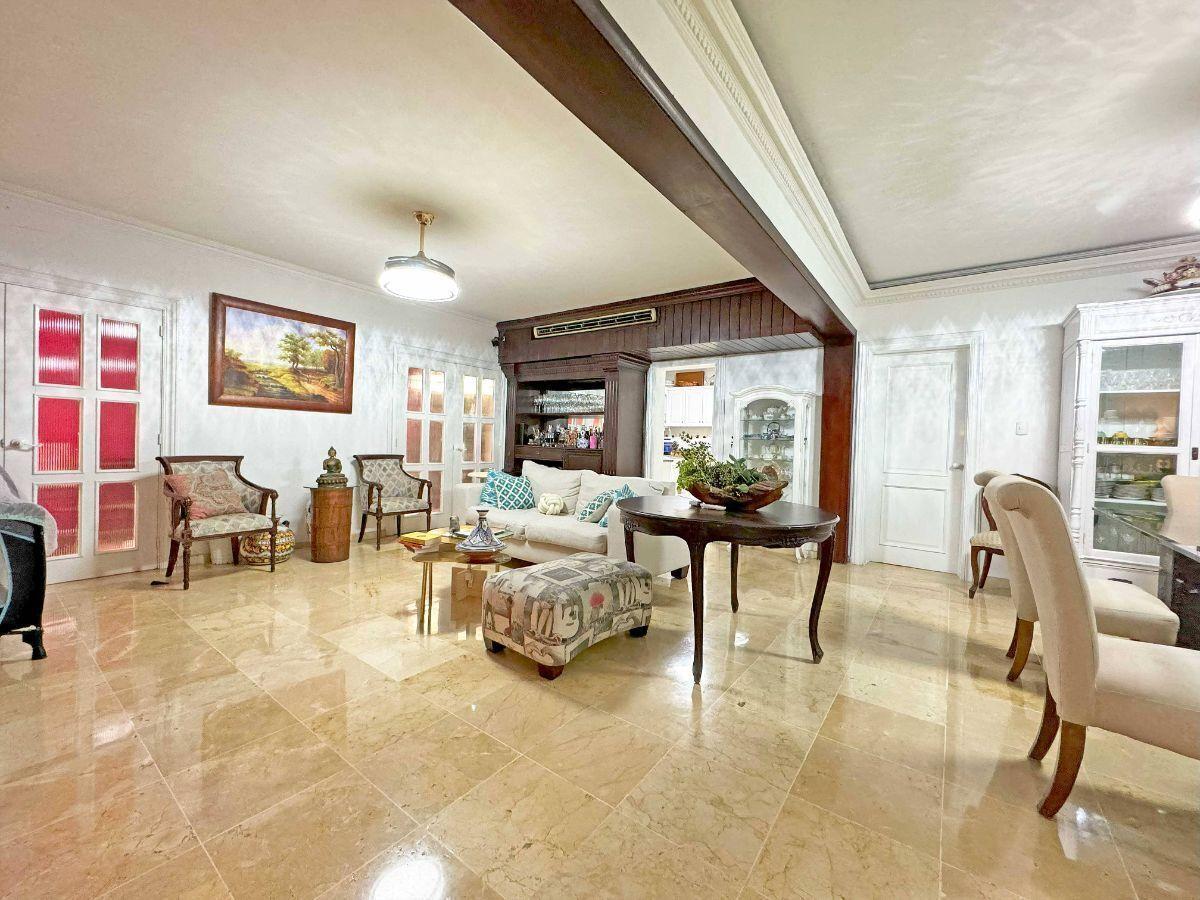 Apartamento de 3 habitaciones con terraza en Bella Vista