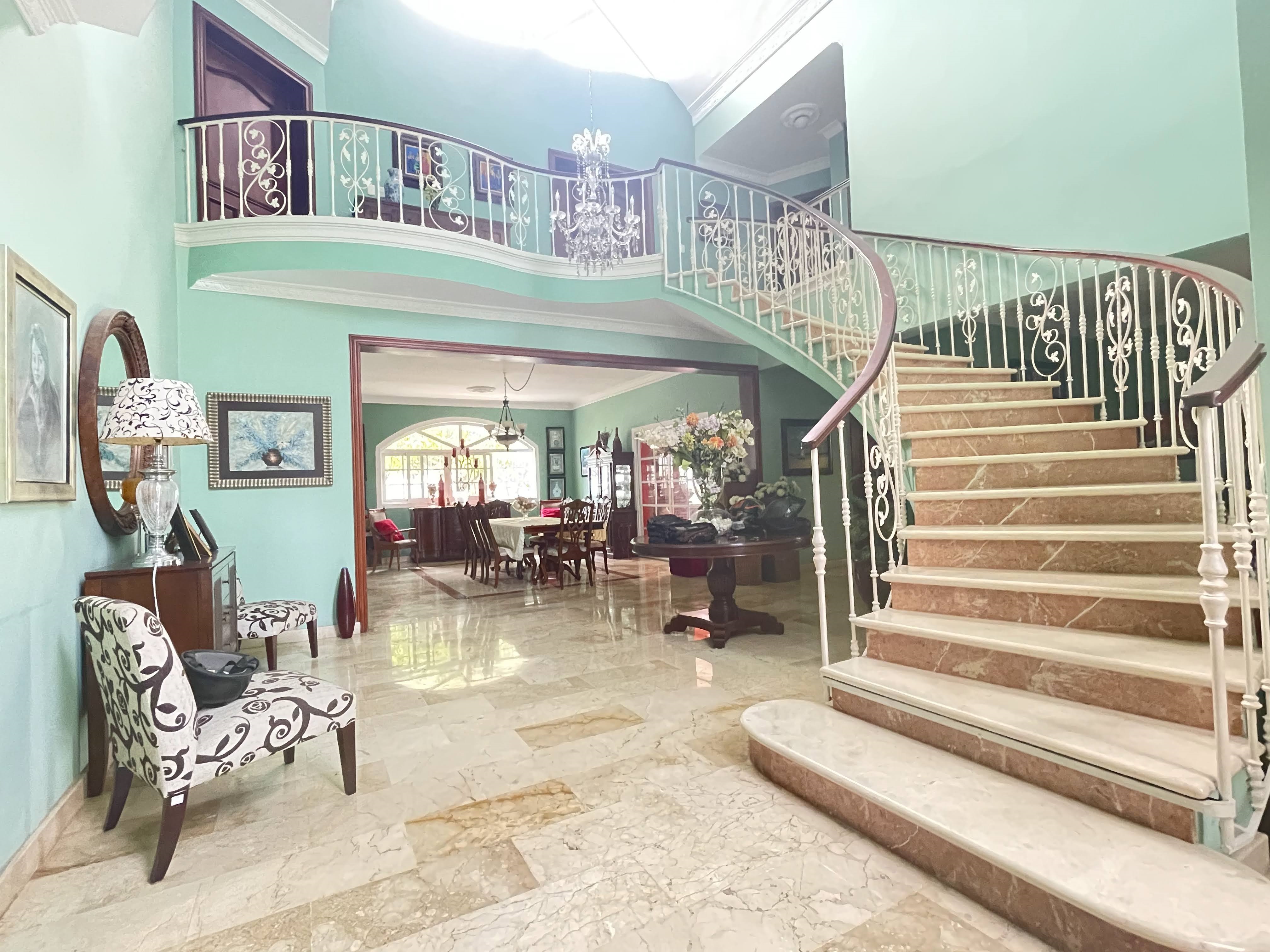 Casa en la zona mas exclusiva de Altos de Arroyo Hondo III