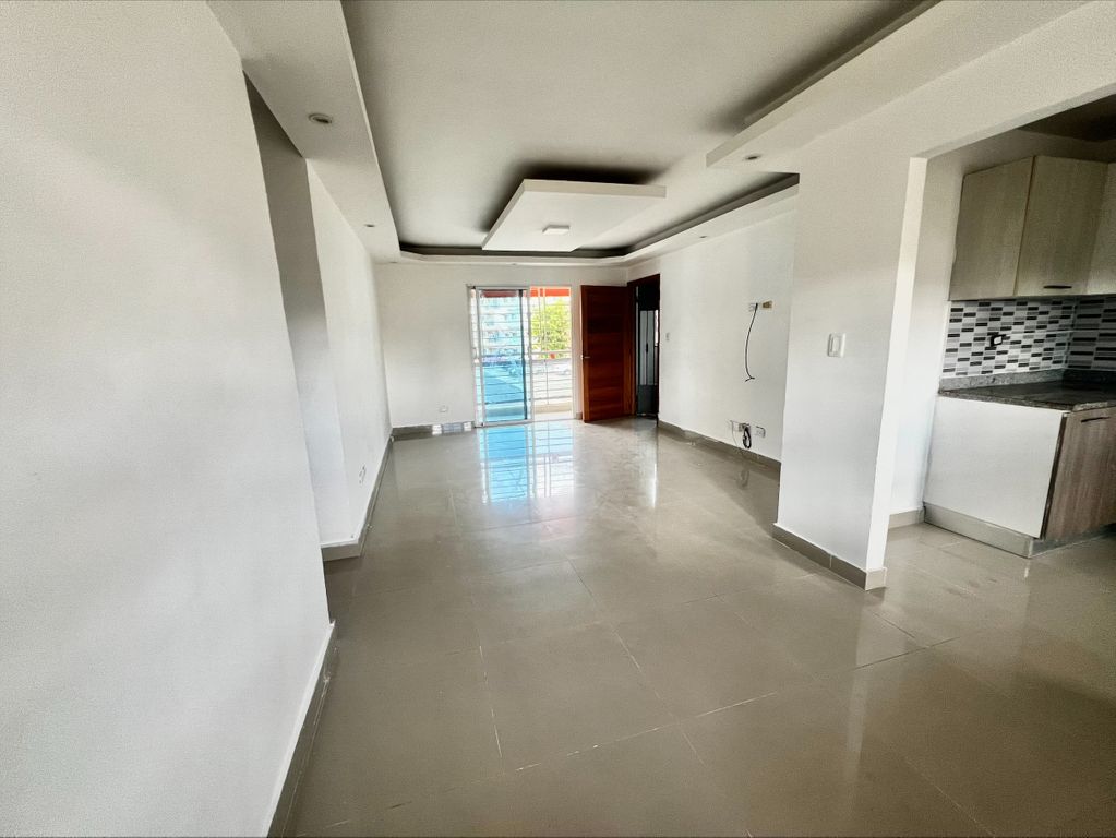 Amplio 2do nivel en Autopista San Isidro.