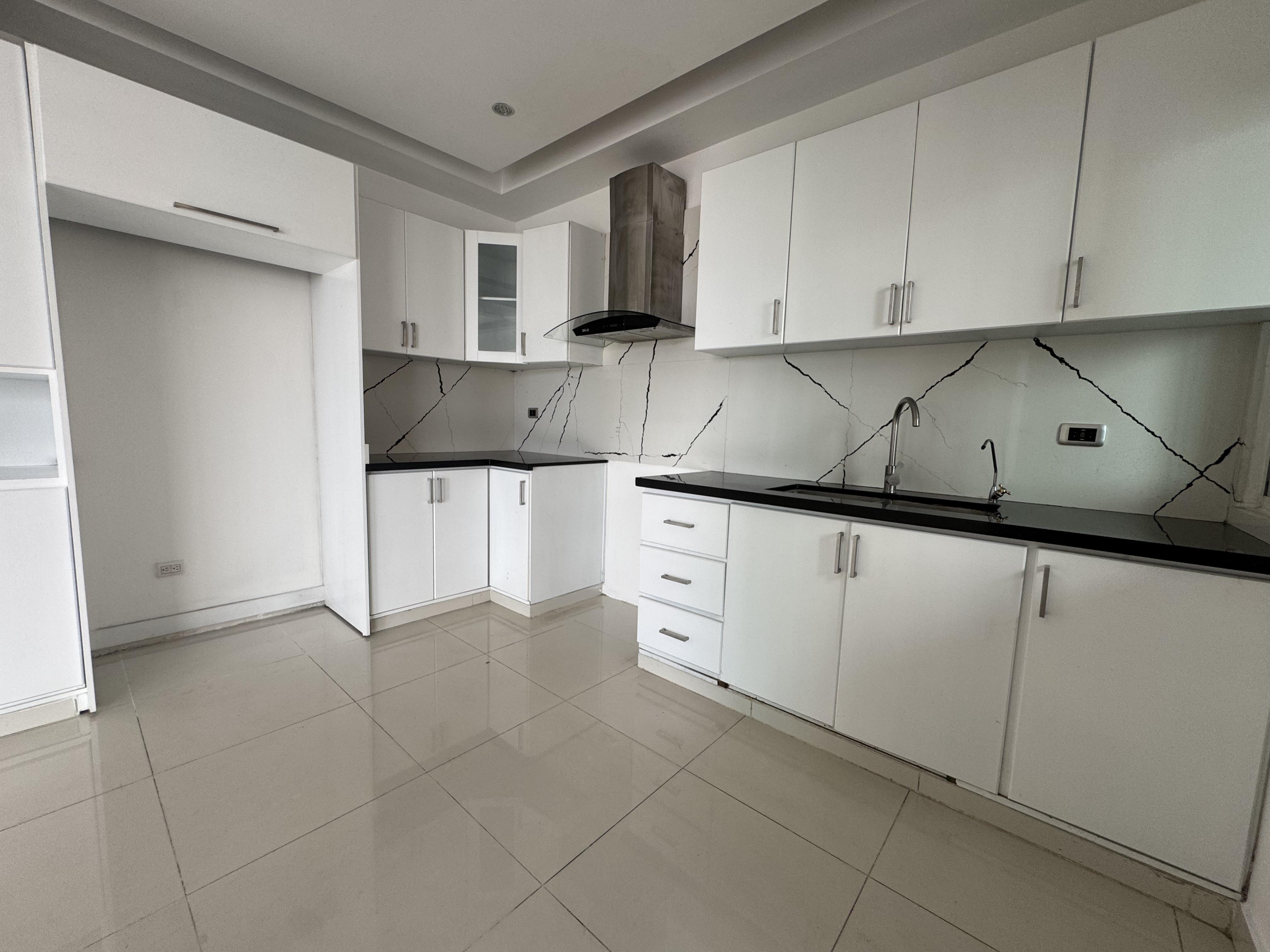 Vendo 3 habitaciones Proximo a Dowtowm VISTA AL MAR