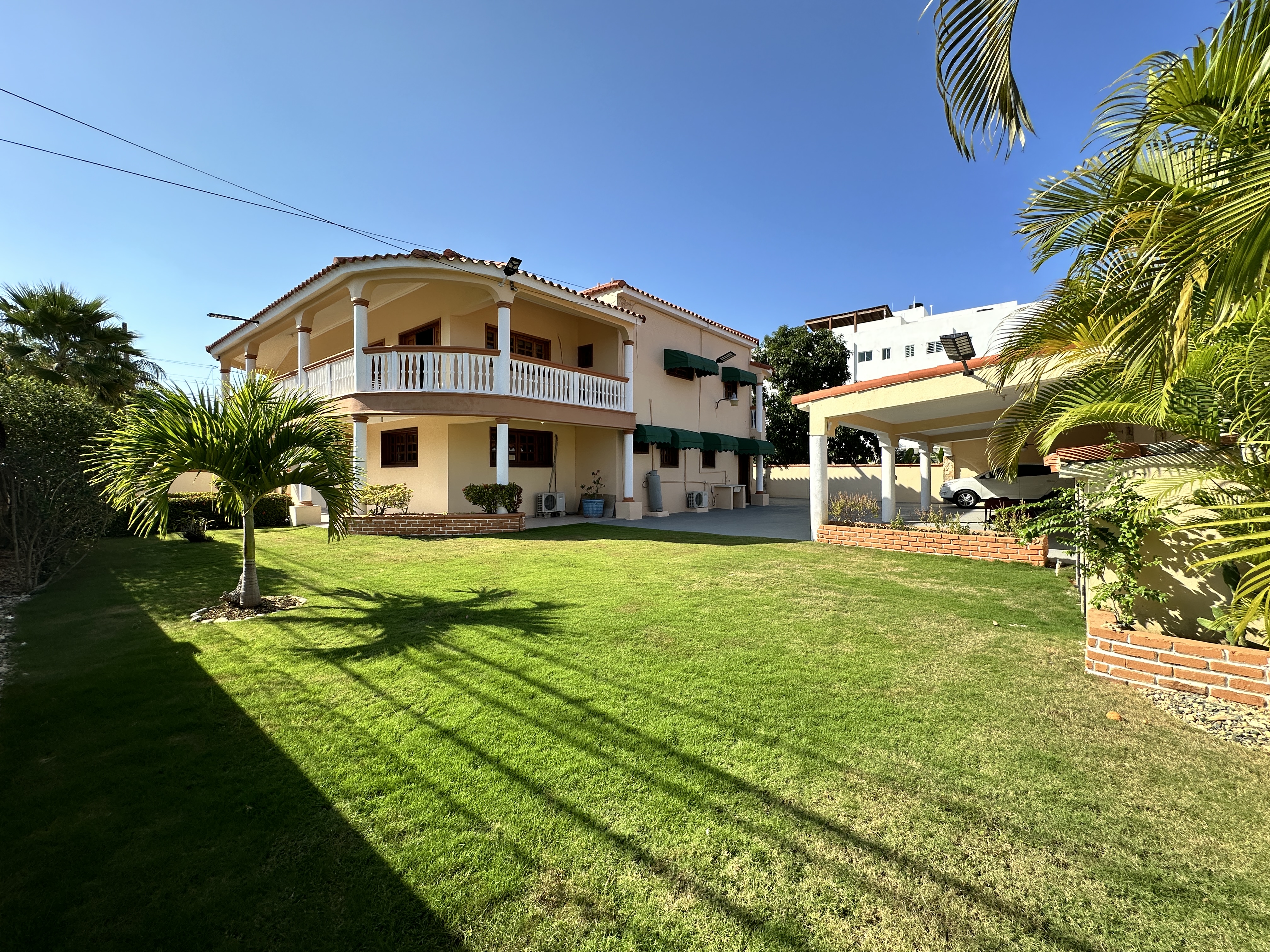 Hermosa casa en los Frailes II, Santo Domingo Este,