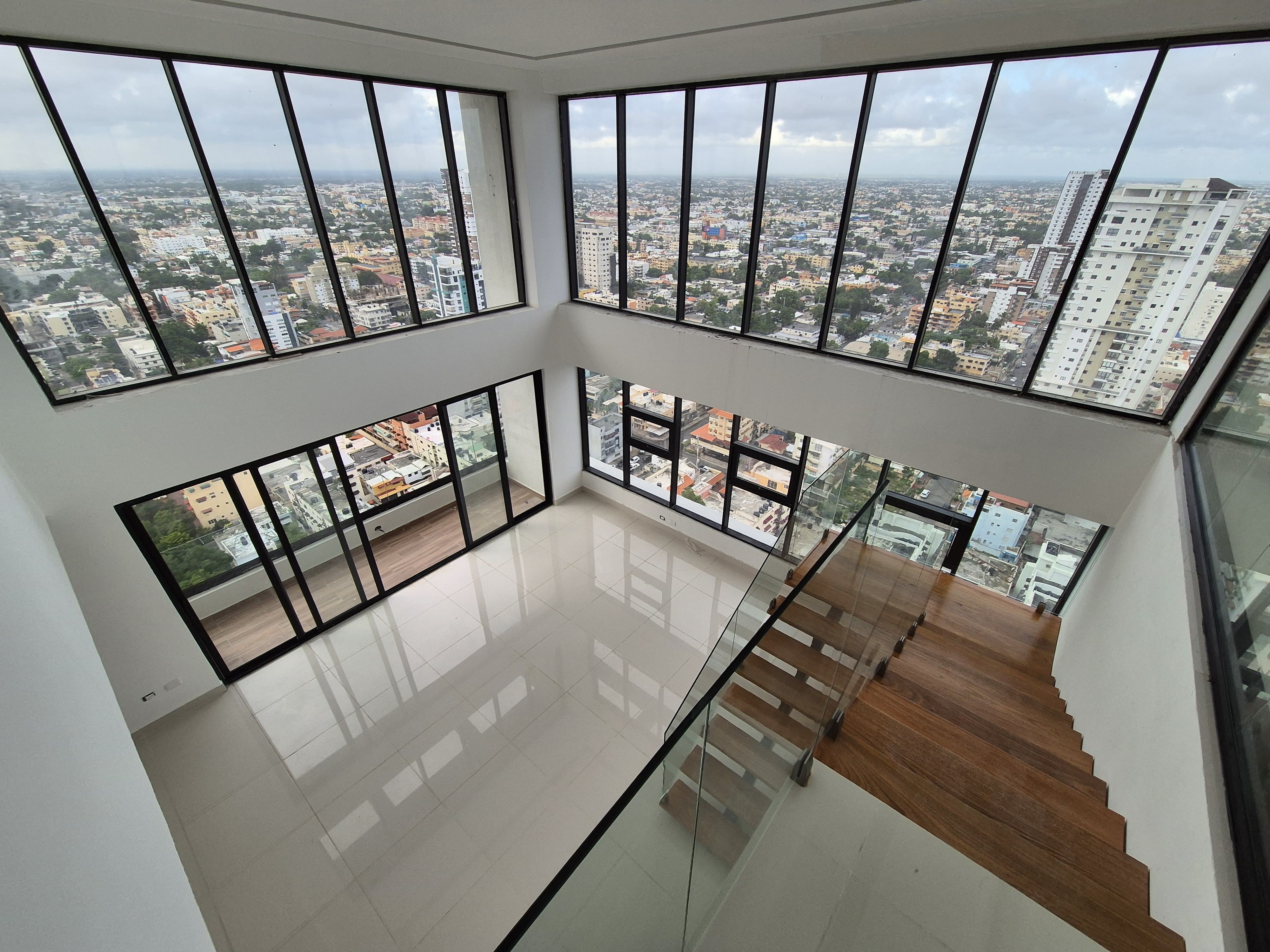 HERMOSO Y MODERNO PH EN ALMA ROSA I