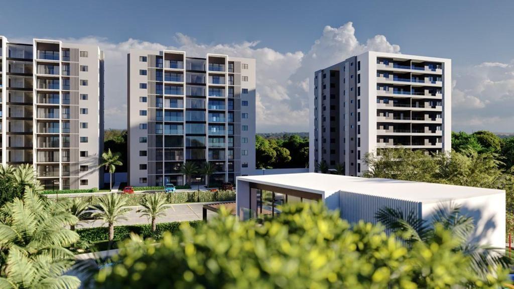 Apartamento moderno cerca del aeropuerto y supermercado.