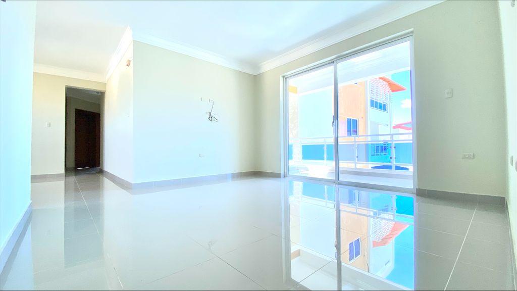 Venta de amplio apartamento en SFM