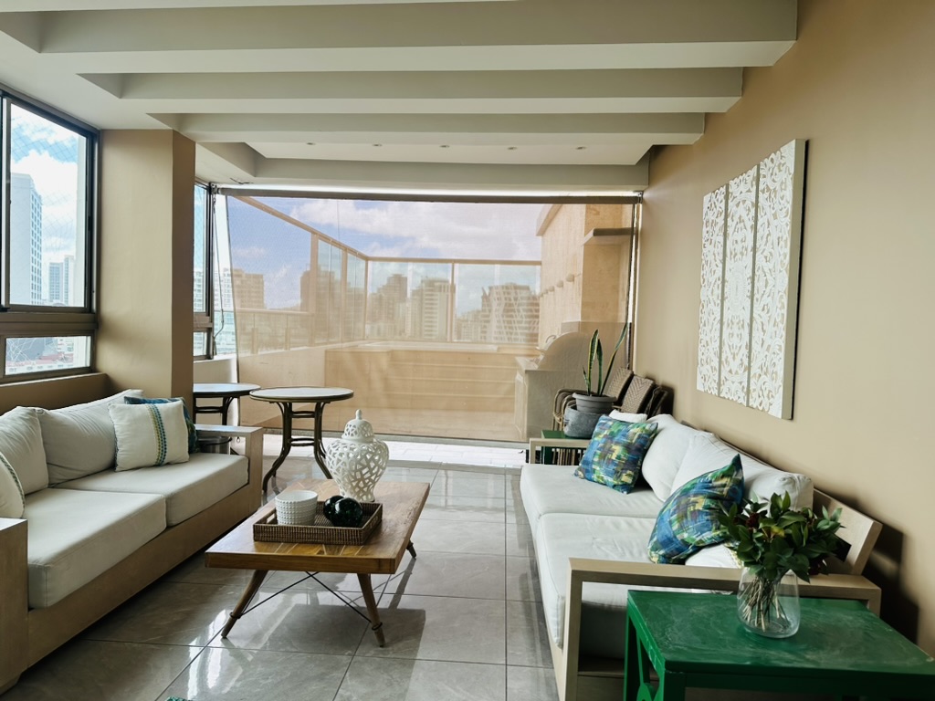 Exclusivo Apartamento Amueblado en Naco