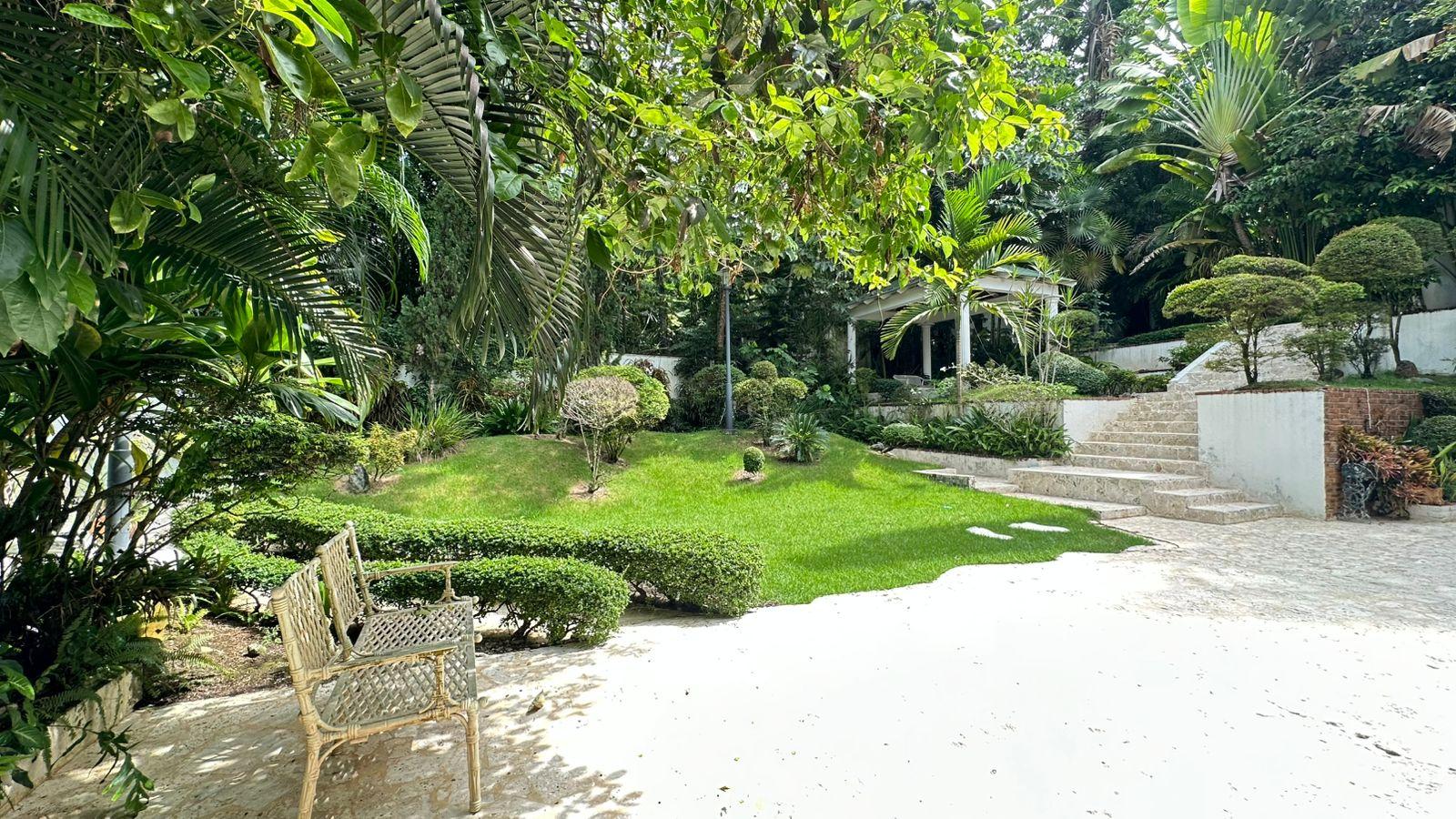 Casa super ubicada en el Viejo Arroyo Hondo, Circuito Cerrado