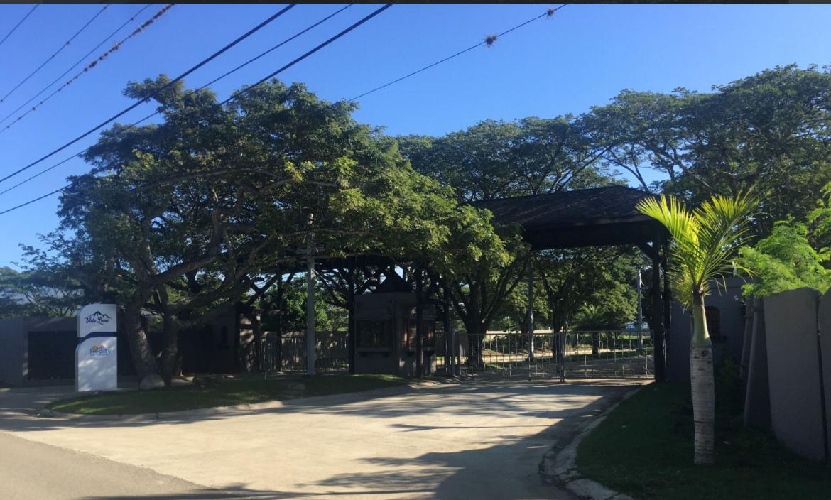 Solar en Urbanizacion Cerrada, Vista Loma