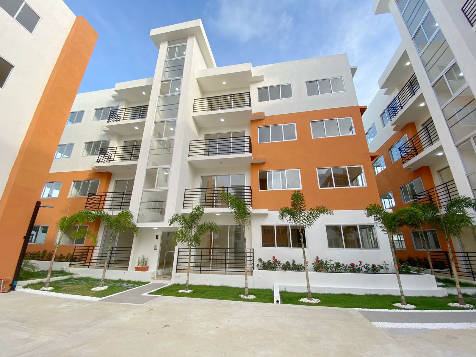 Apartamentos listo para entrega en la Avenida Hipica