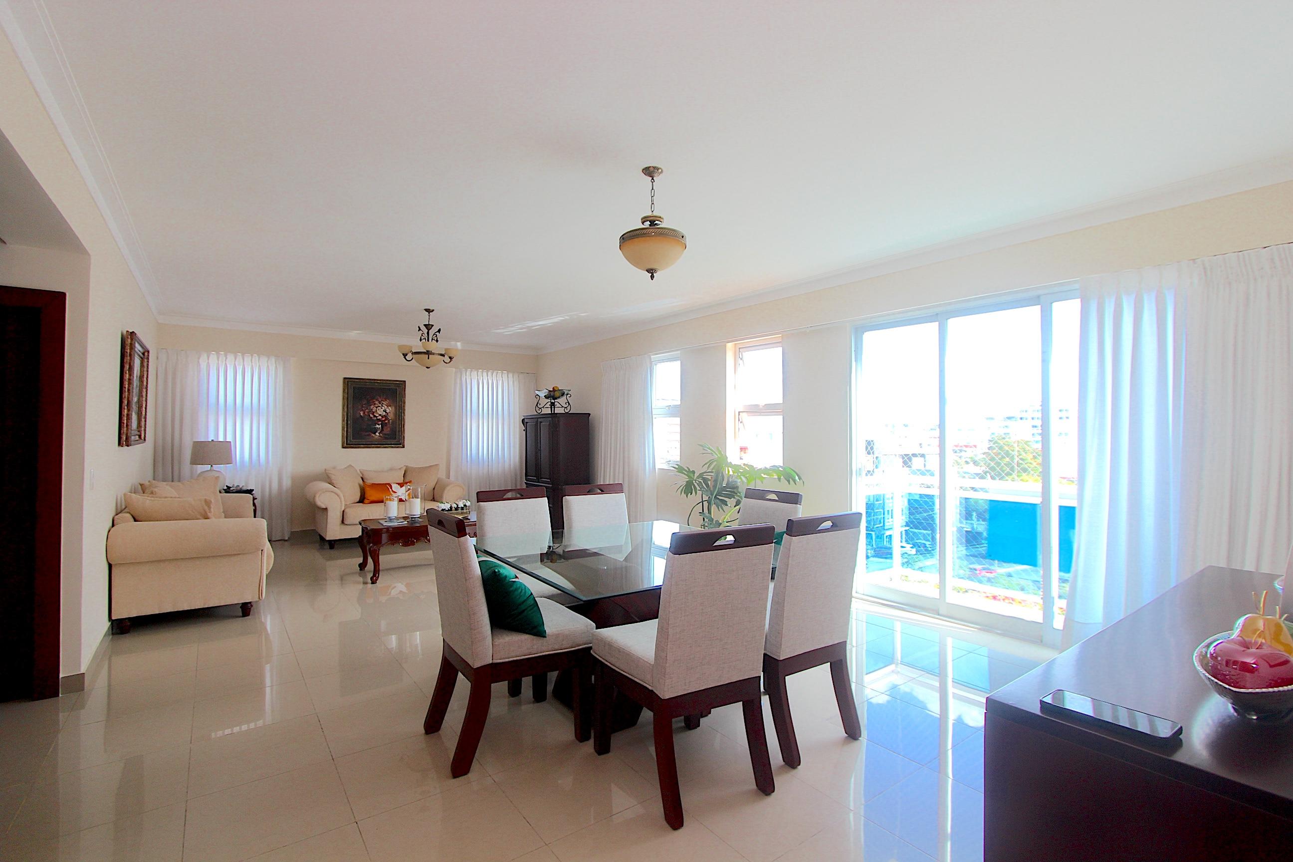 Apartamento de 3 habitaciones en el Renacimiento