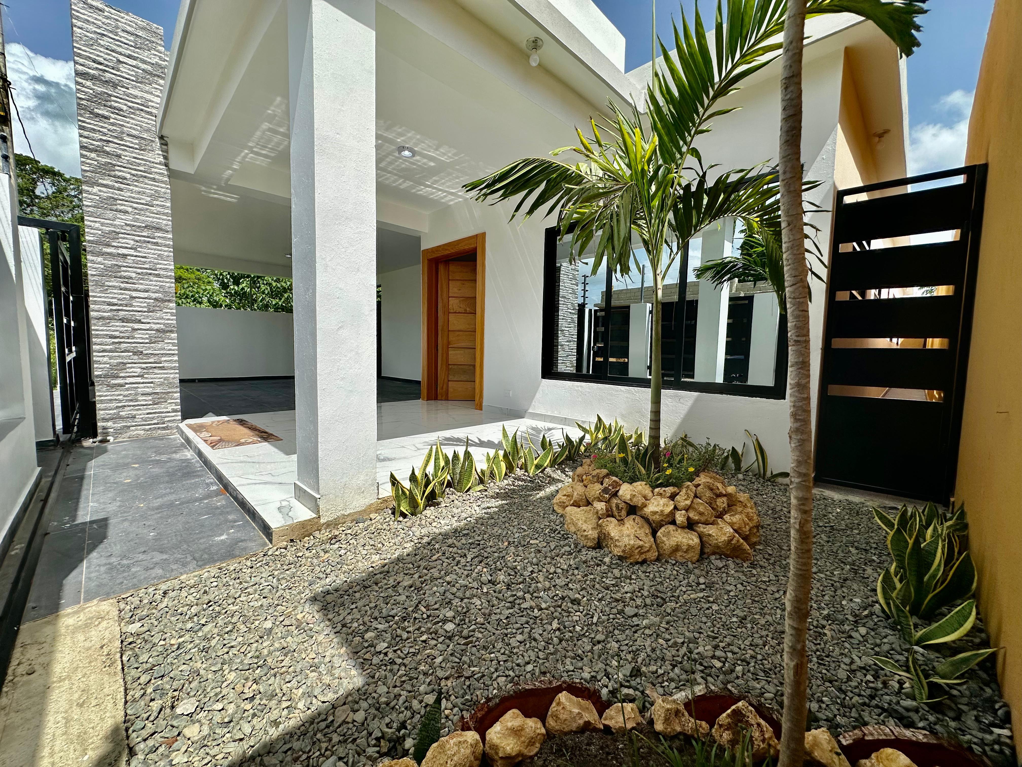 CASA MODERNA EN LA VEGA