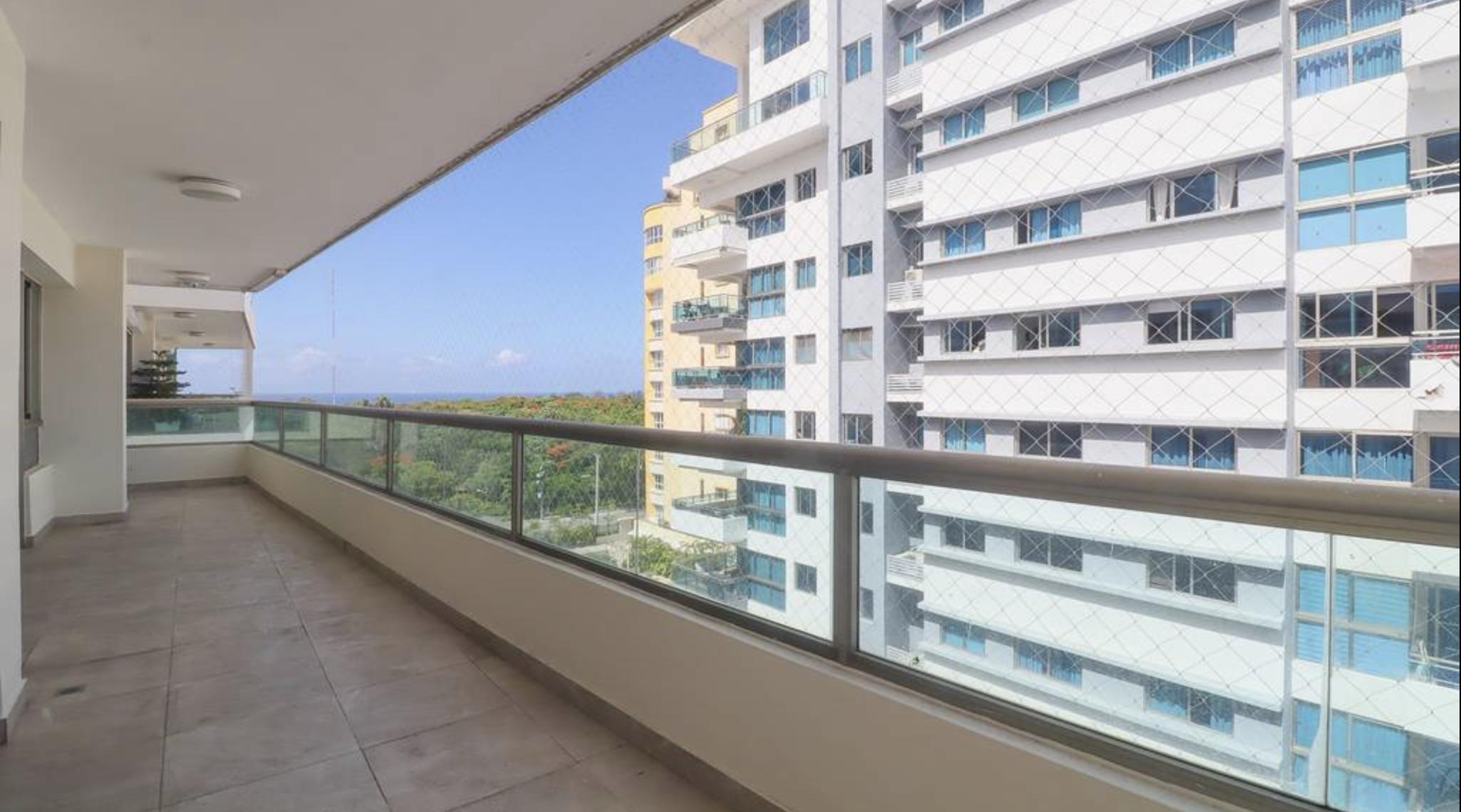 Impresionante torre familar de tres habitaciones  en los cacicazgos.