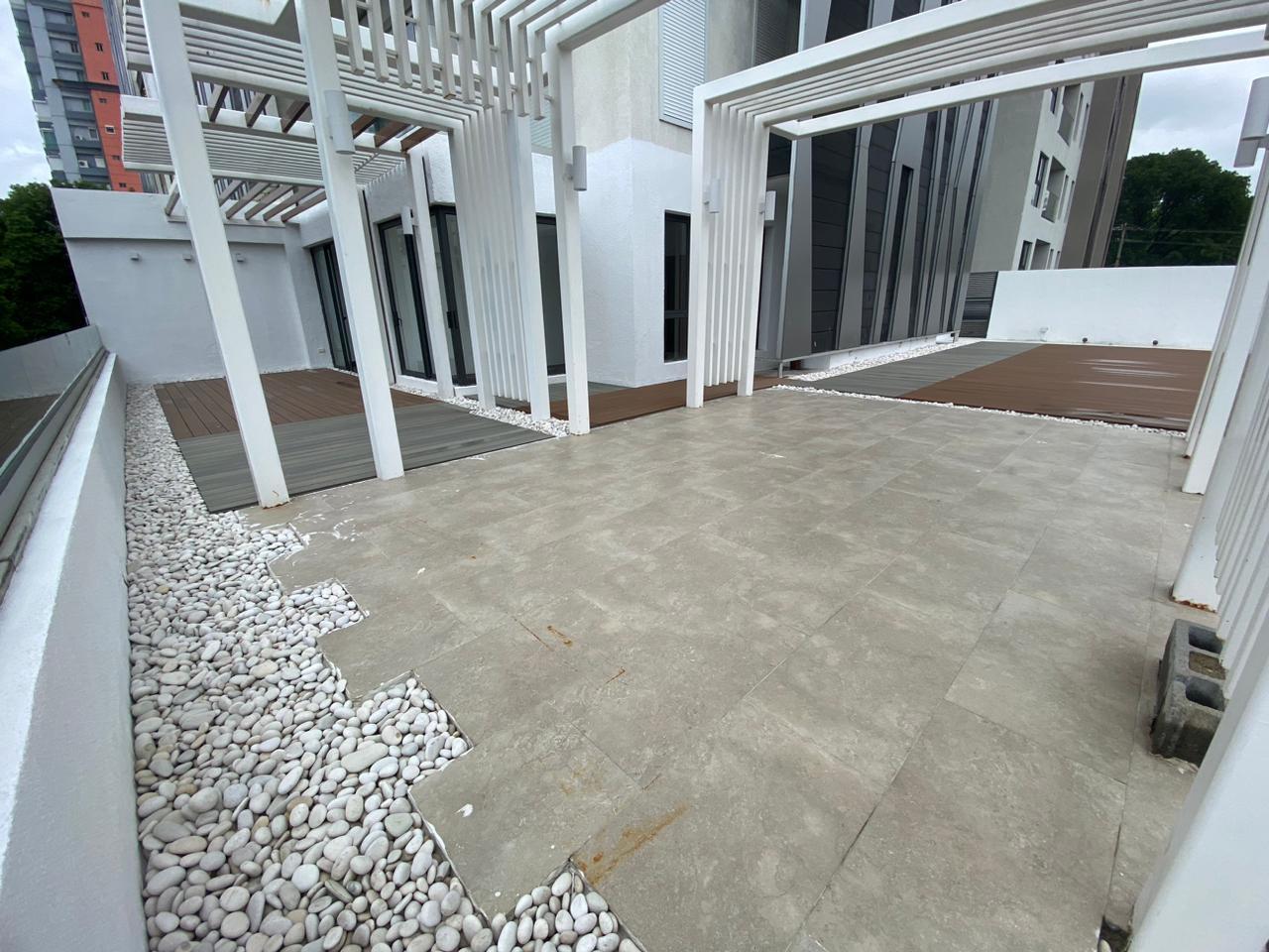 Hermosa segunda con terraza en bella vista