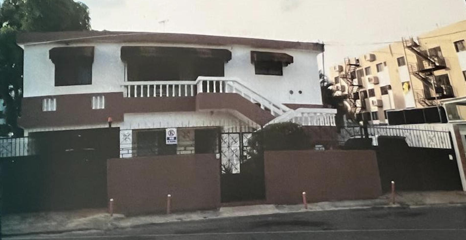 Venta de casa ideal para construcción o negocio