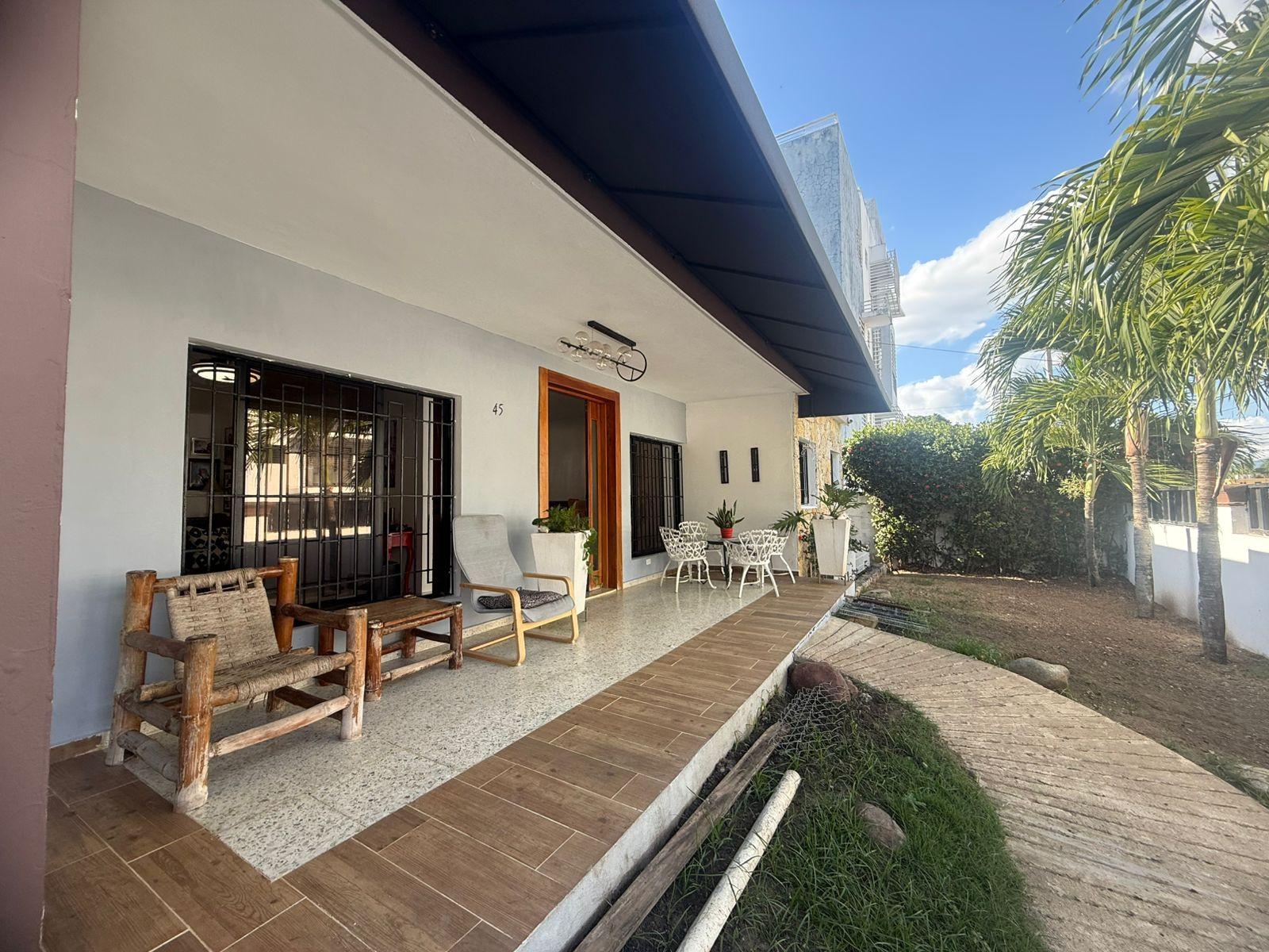 Amplia Casa en Los Alamos