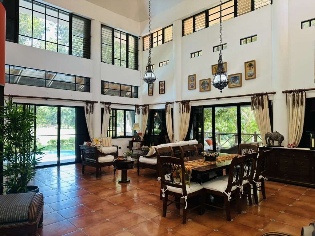 VILLA AMPARO EN METRO COUNTRY