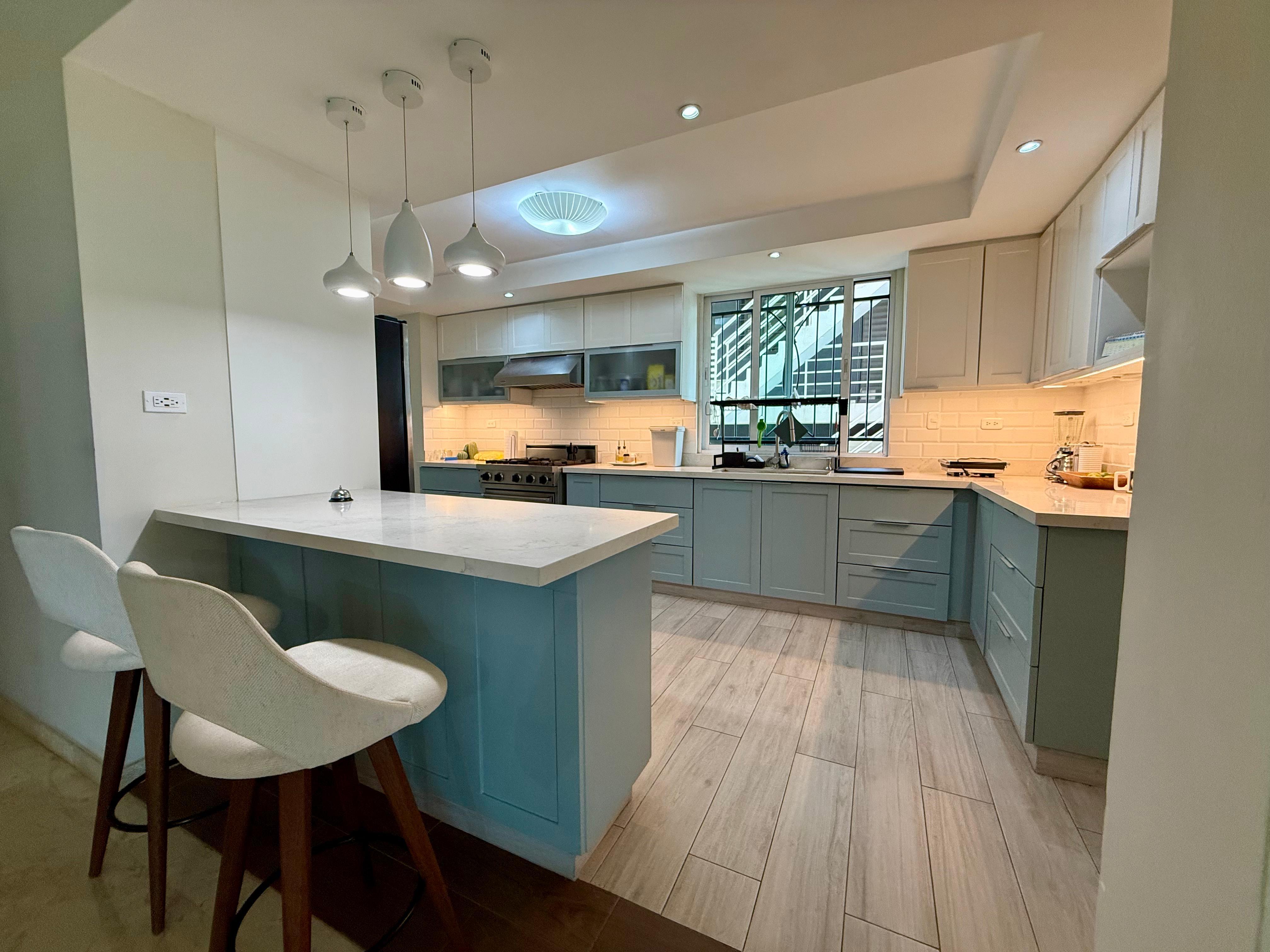 Hermoso apartamento de 3 habitaciones en NACO