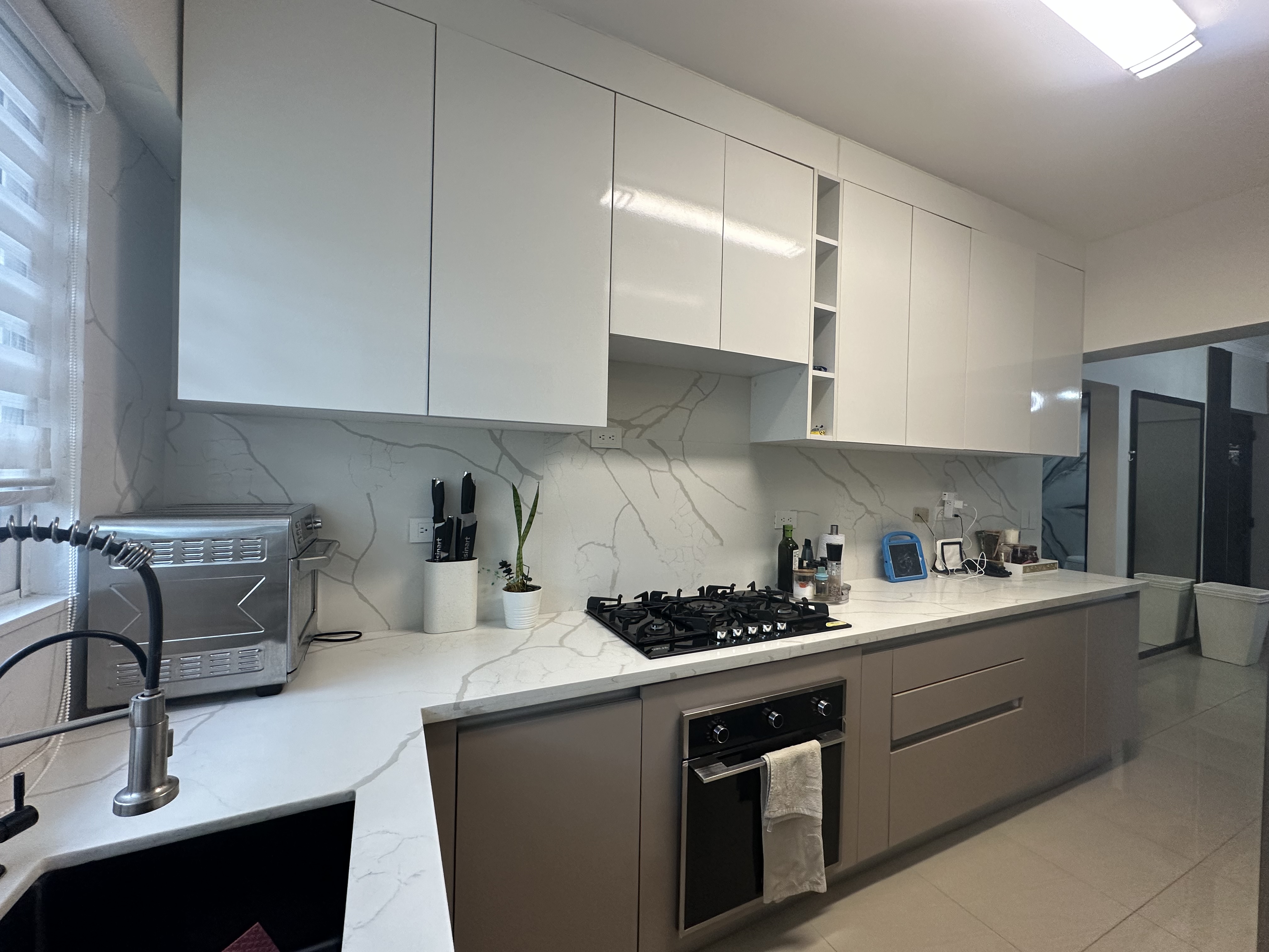 Apto 3Habs+Estudio+Balcon+2Parqueos Totalmente Remodelado