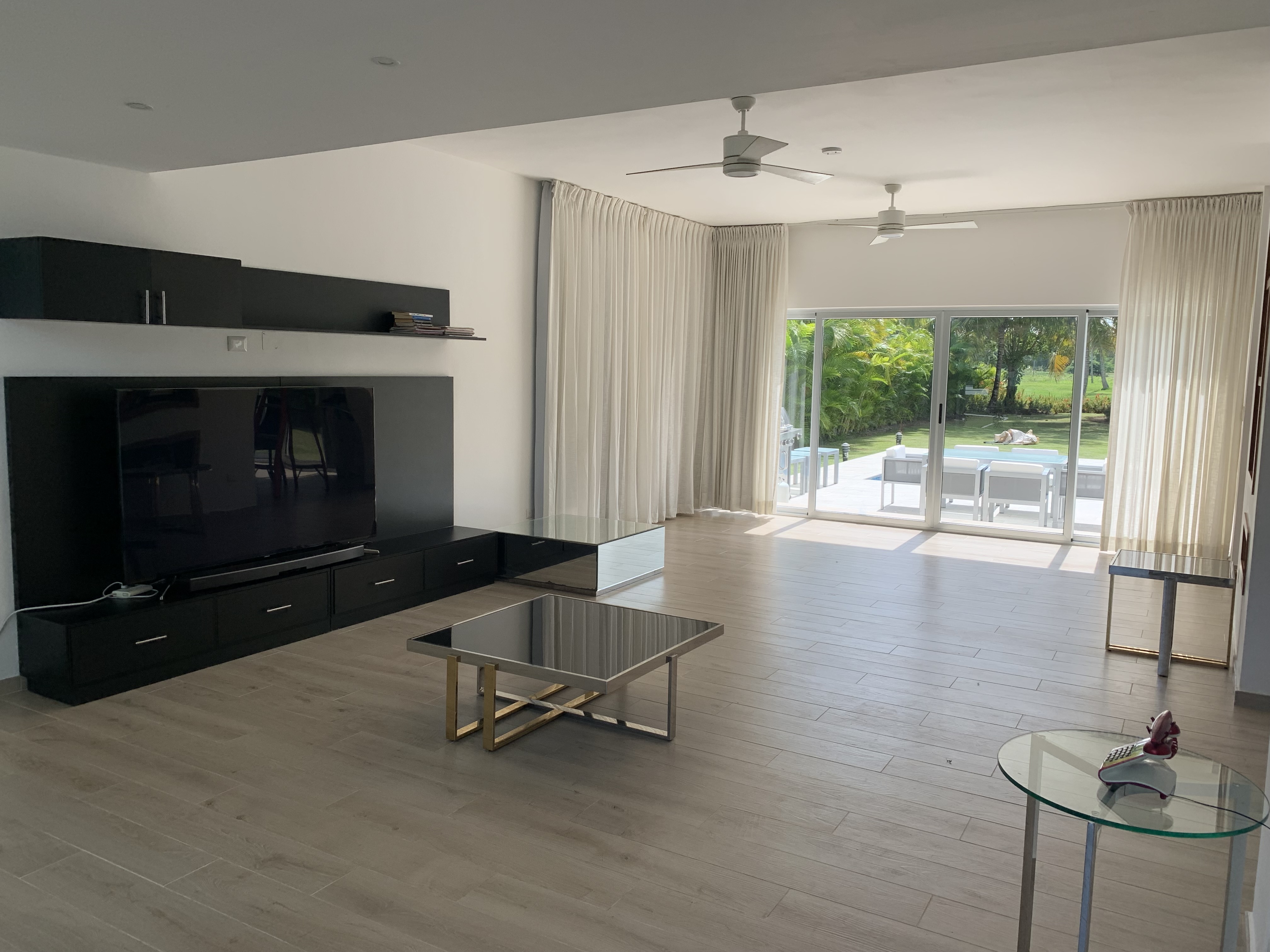 Lujosa villa con campo de golf, piscina y acceso exclusivo a playa