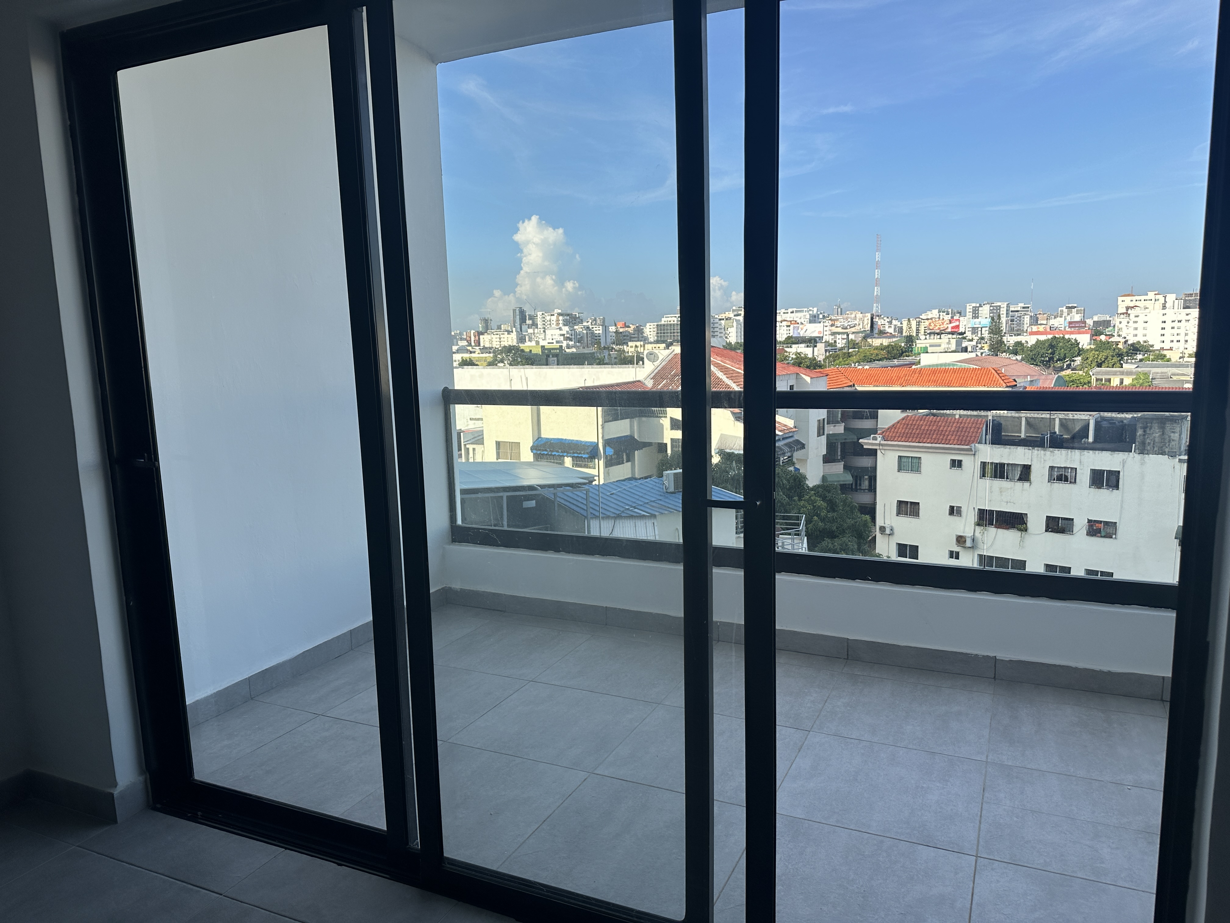 alquiler bella vista 2hab 2parqueo área social con piscina