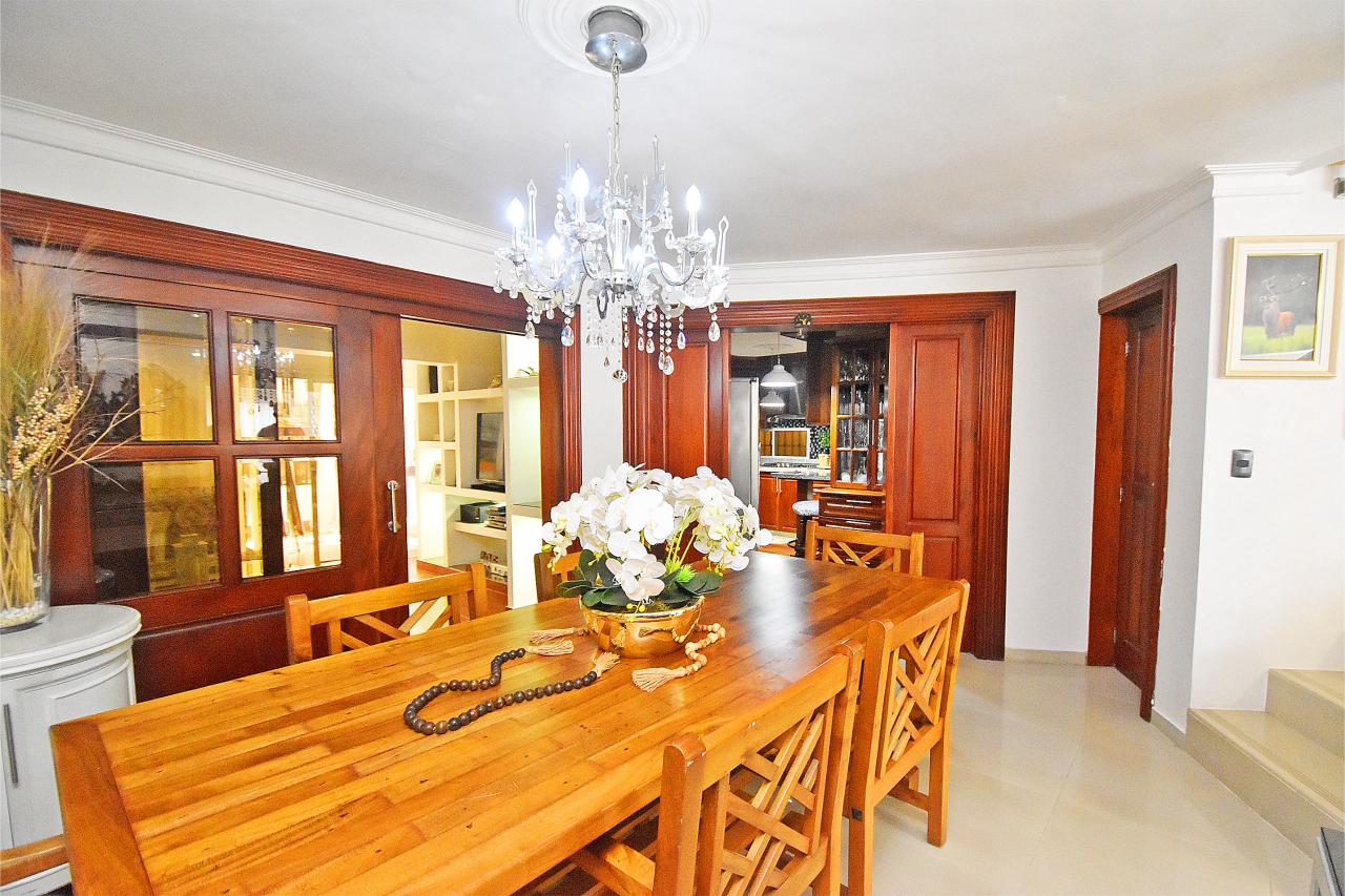 ESPECTACULAR CASA EN URB. ITALIA