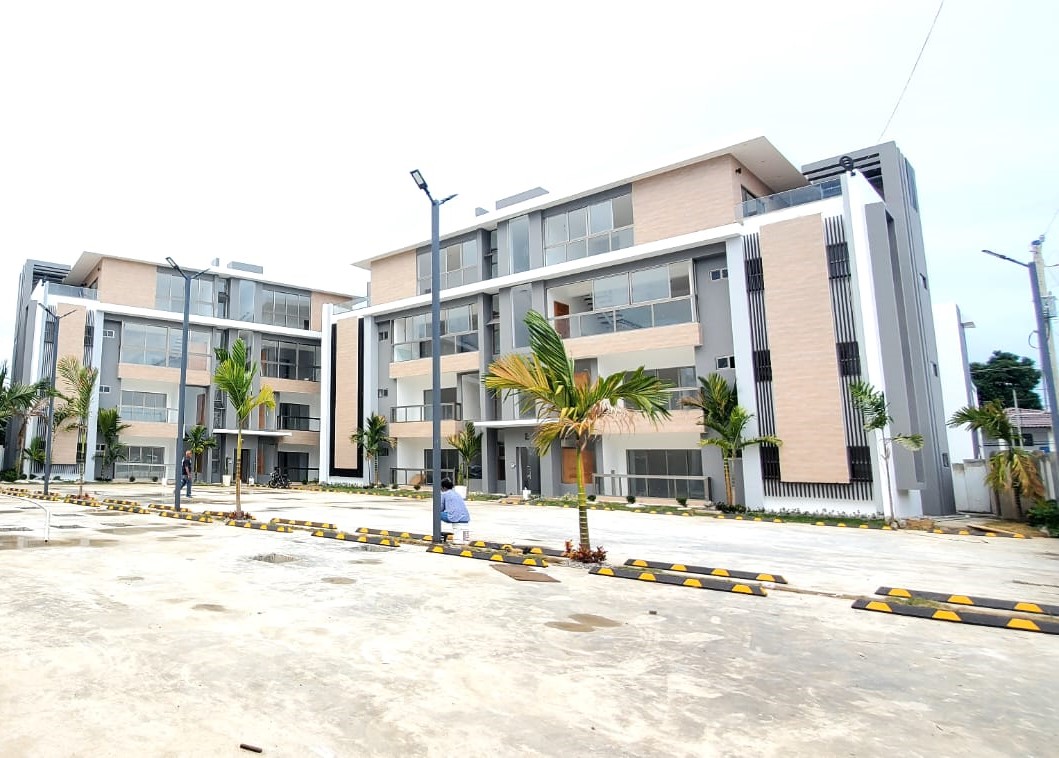 Confort y lujo en amplios y frescos apartamentos, salida a Sto. Dgo, SFM