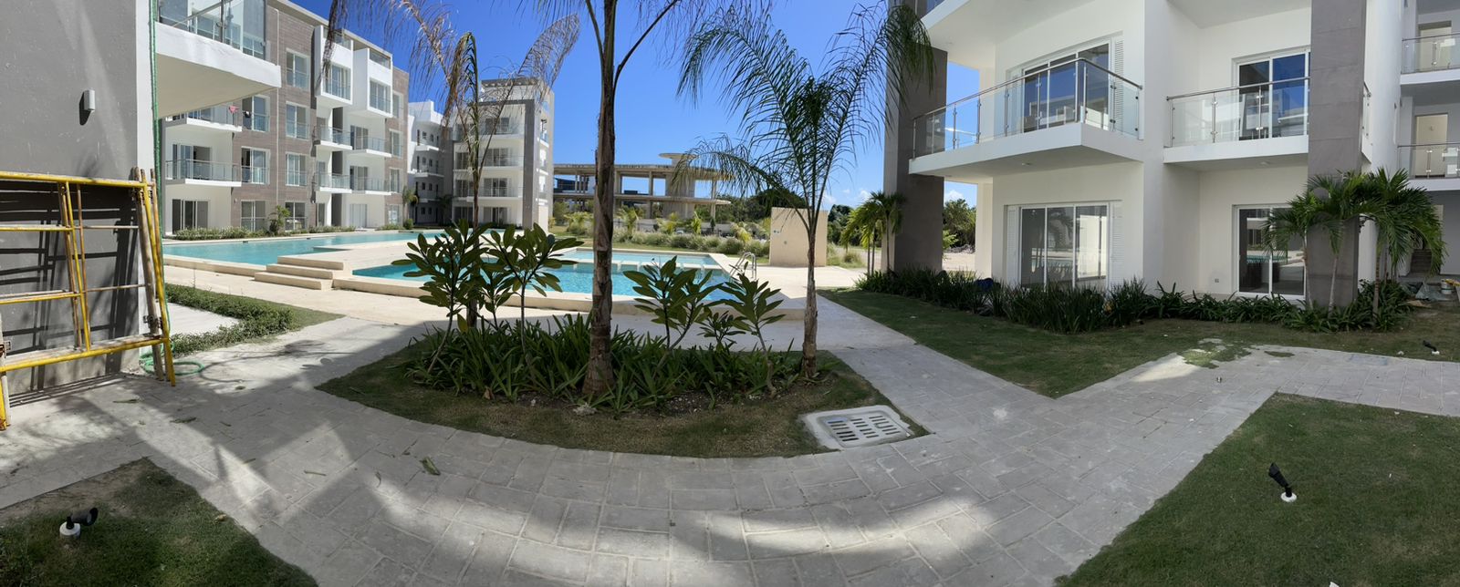 Apartamento frente a la piscina en Punta Cana