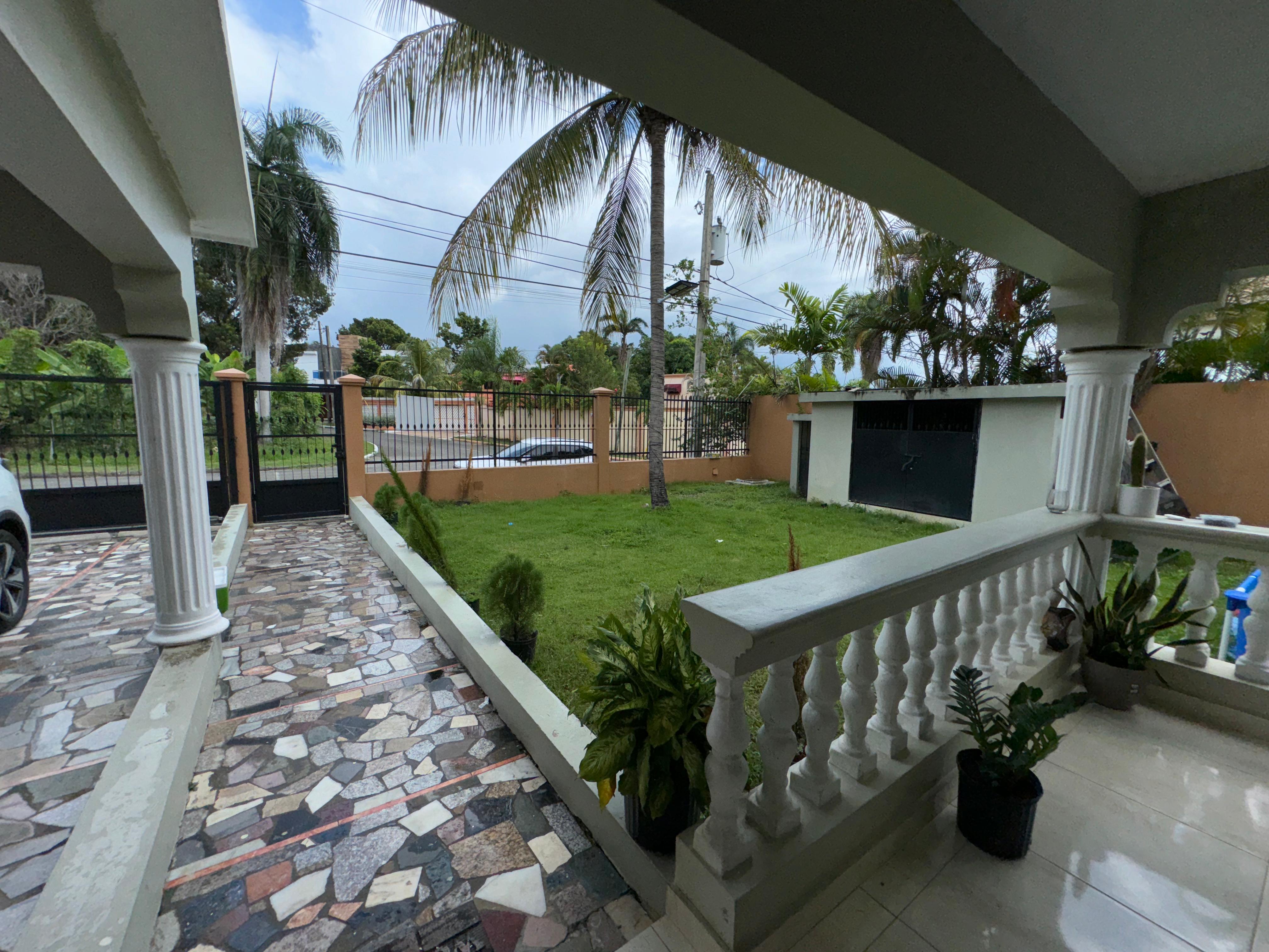 EXCELENTE Y AMPLIA CASA EN ALAMEDA!