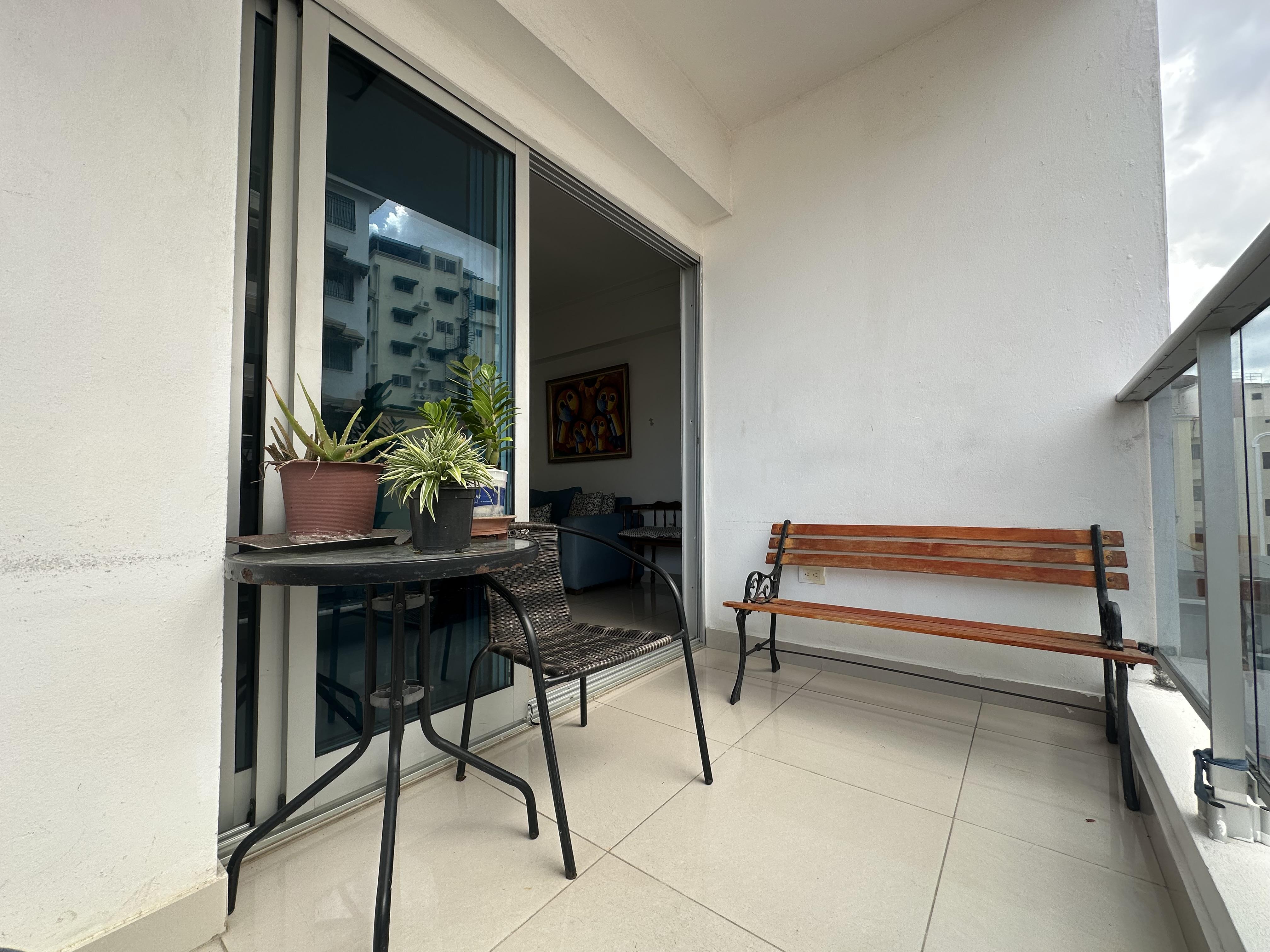 APTO FAMILIAR 3 HABS + 2 PARQS + BALCON