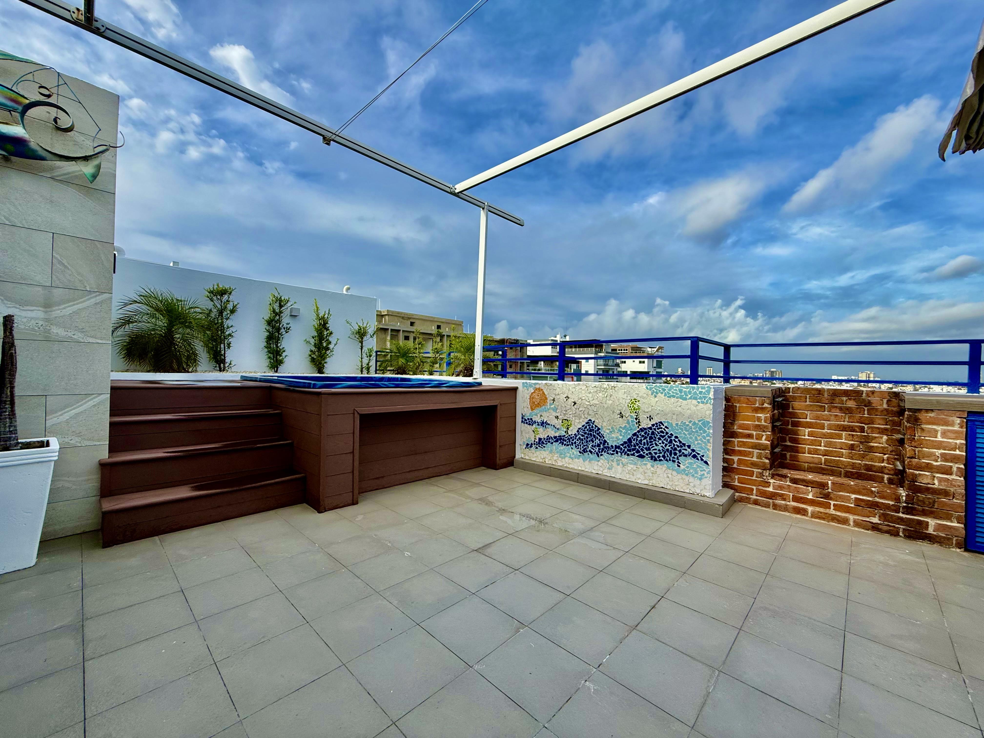 Penthouse con Jacuzzi y Vista Panorámica en Evaristo Morales