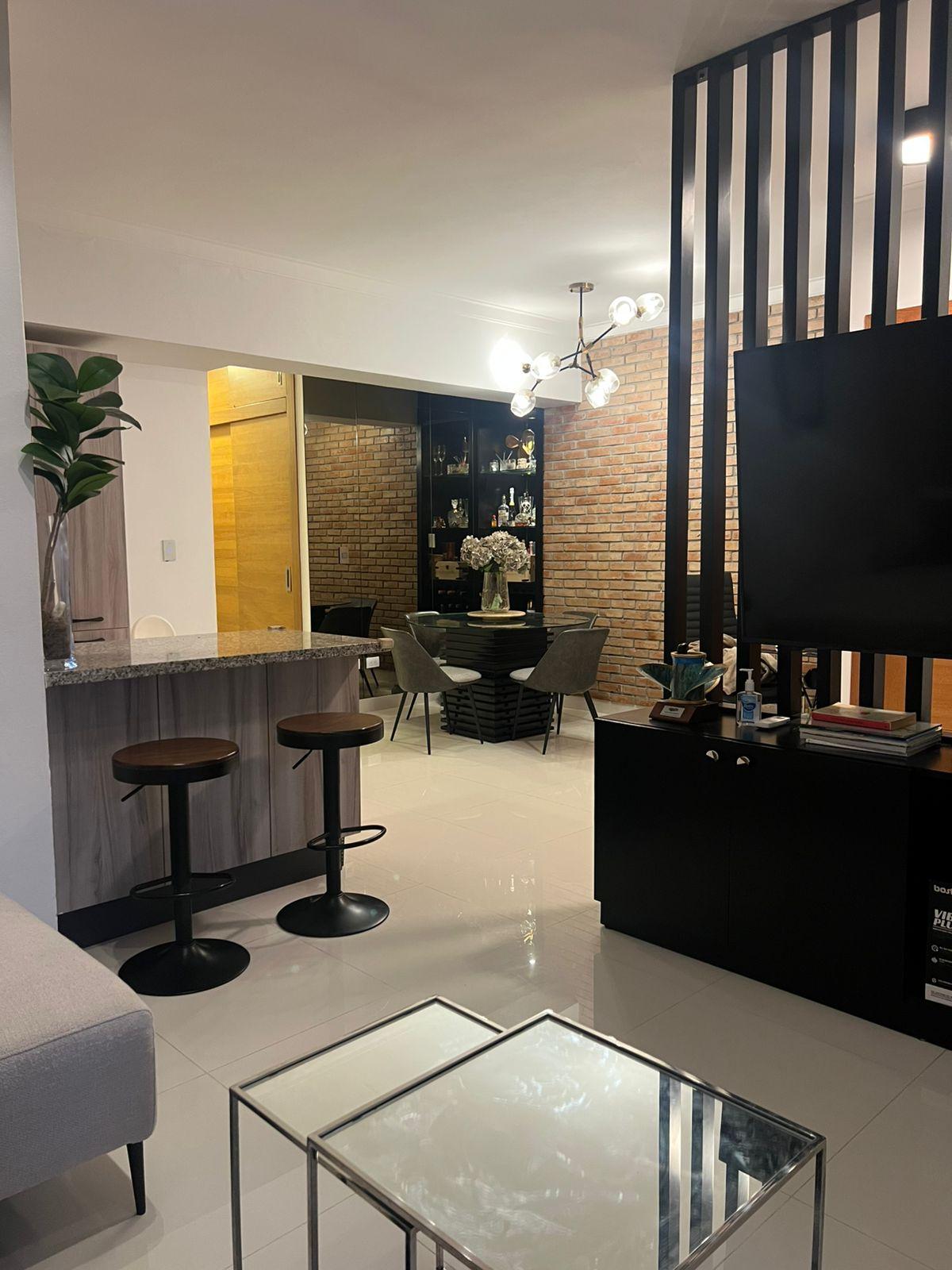 Apartamento en Evaristo Morales  de 2 habitaciones con 2 parqueos