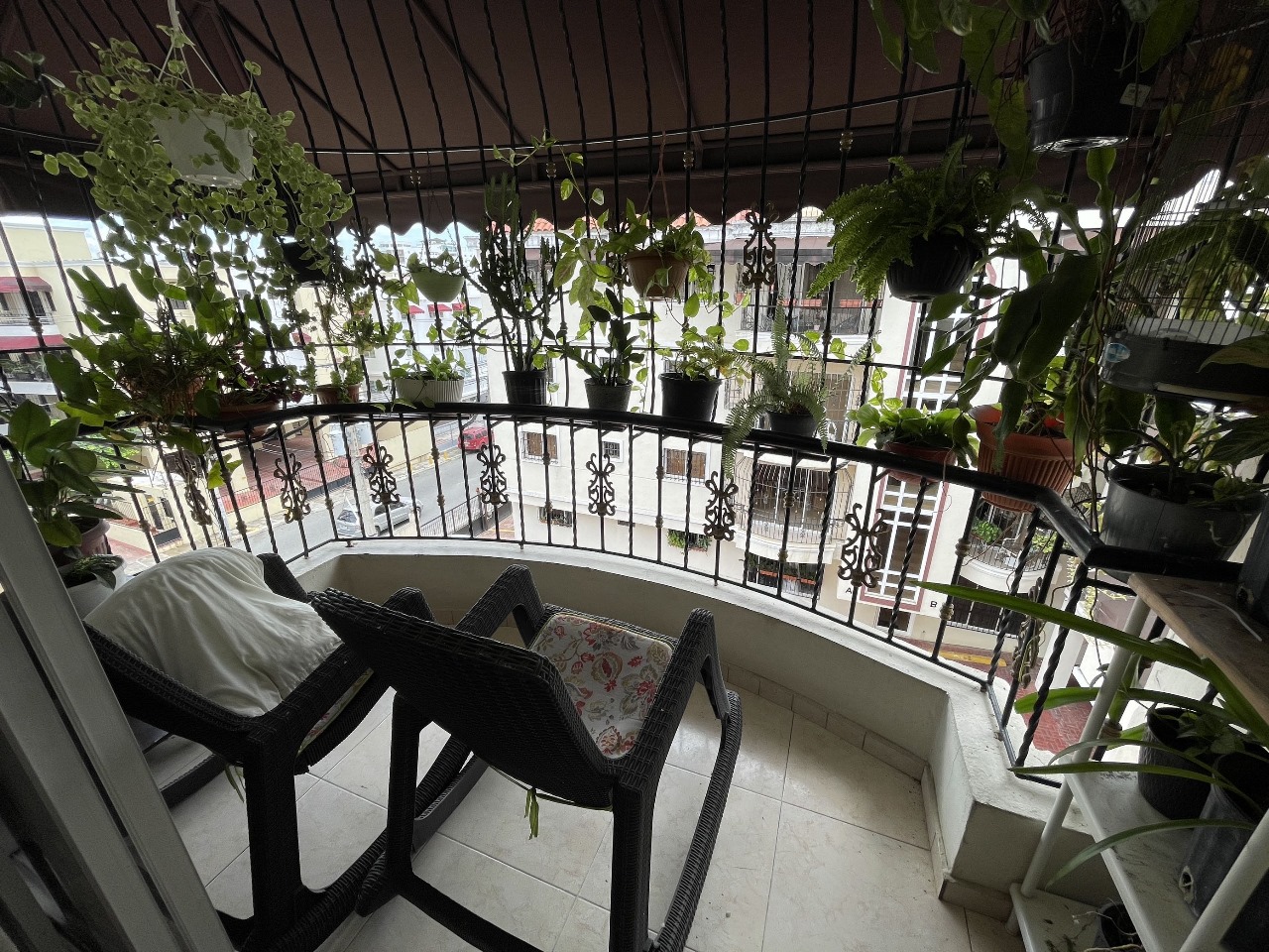 EXCELENTE Y AMPLIO APARTAMENTO EN COLINA DE LOS RIOS!