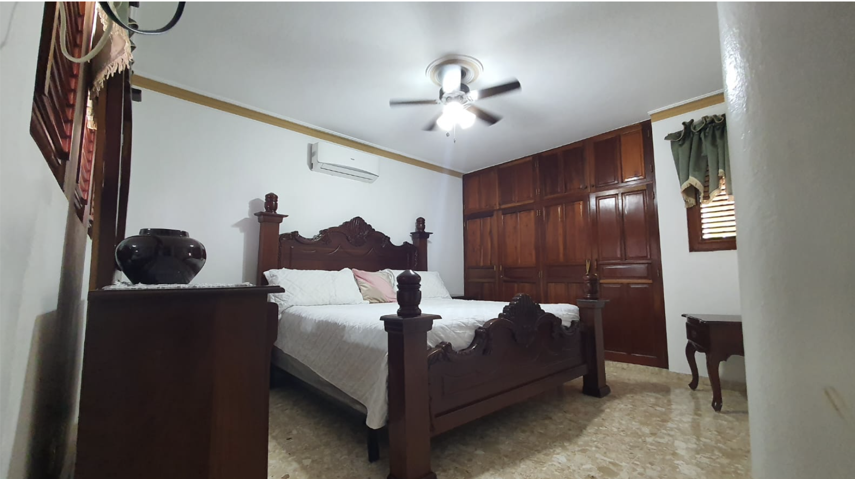 SE VENDE CASA EN SANTIAGO