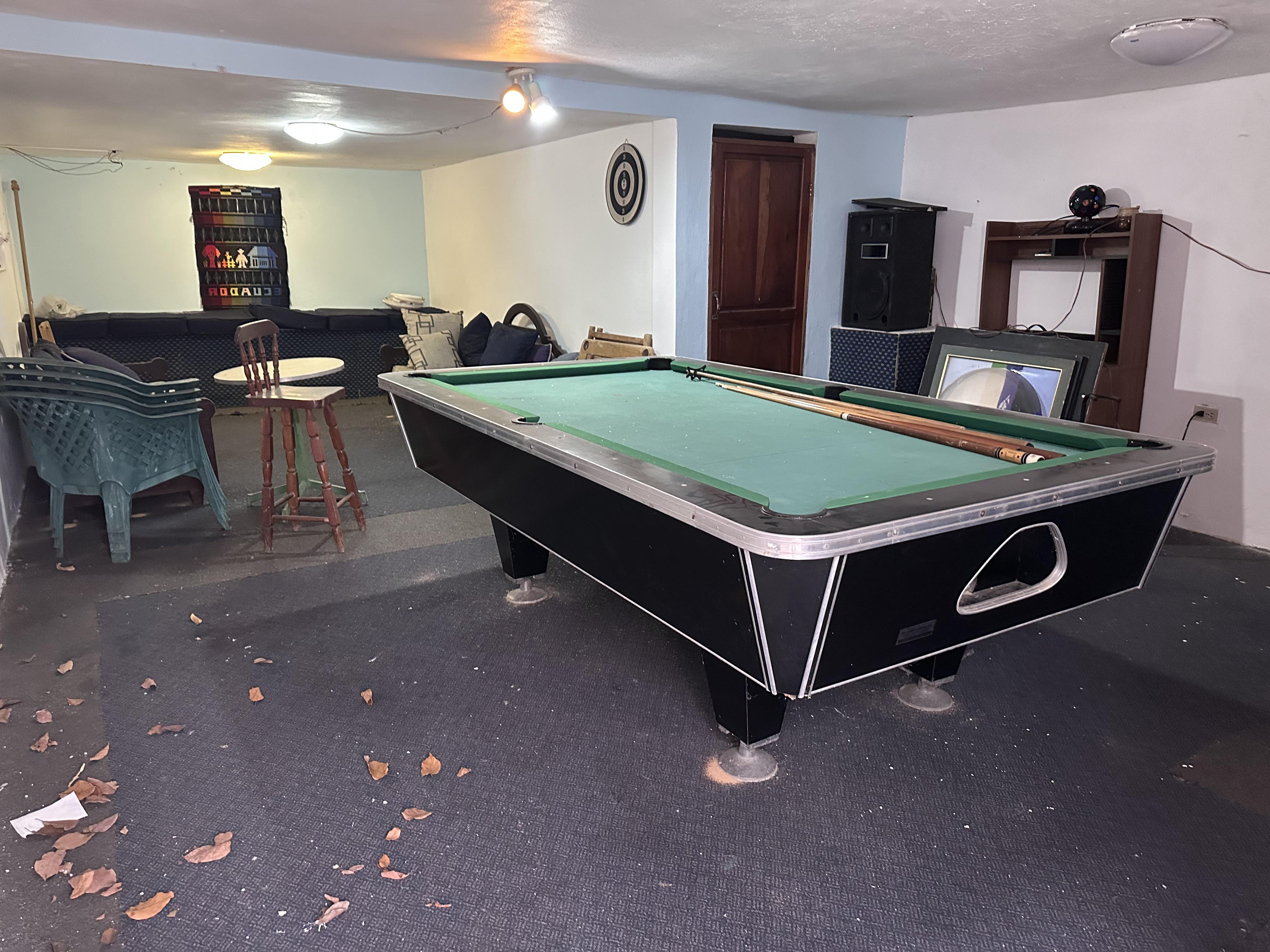 HERMOSA Y ESPACIOSA CASA DE 3 NIVELES EN DON HONORIO PROXIMA A CENTROS COMERCIALES, COLEGIOS, CLUBES, IGLESIAS