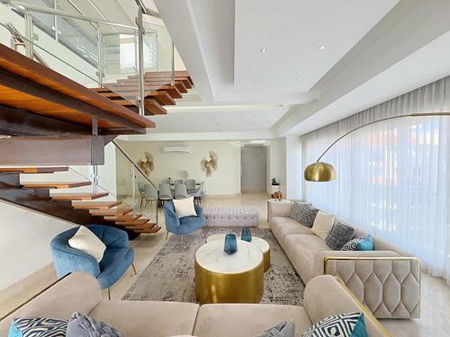 Exclusivo Penthouse de 4 Habitaciones en Santiago