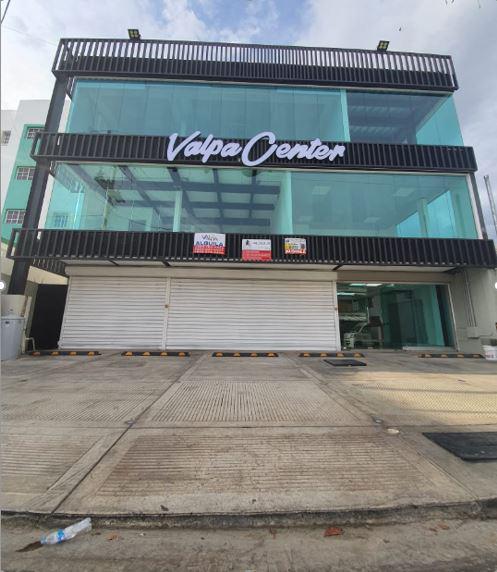 Edificio comercial en el Ensanche Ozama