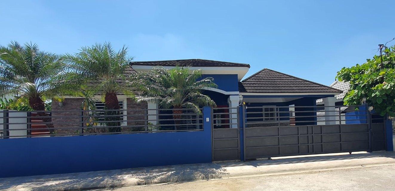 Casa Moderna en Residencial Cerrado Santiago.