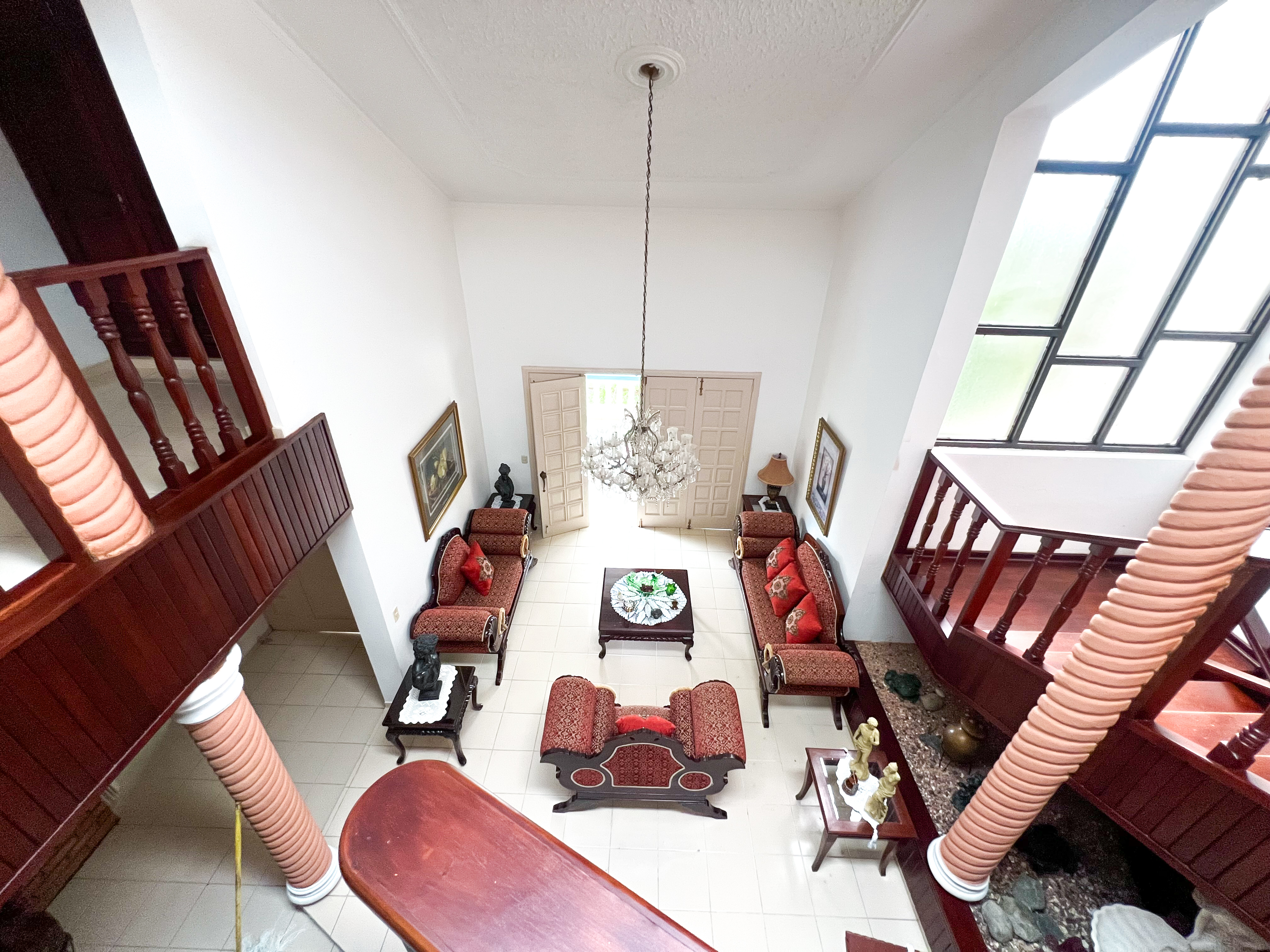 Hermosa villa de 6 hab con enorme piscina