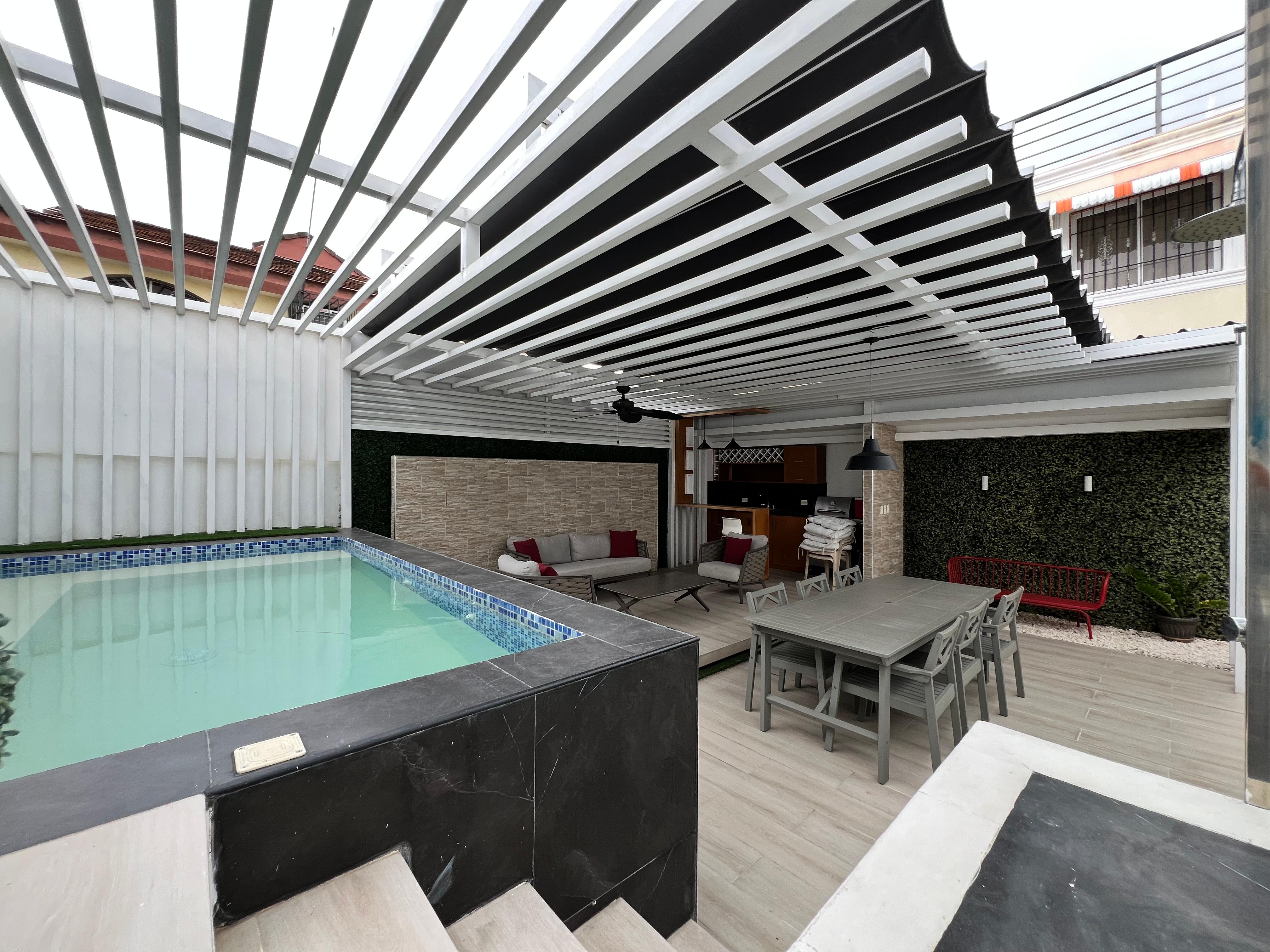 MODERNA CASA CON PICUZZI Y ÁREA SOCIAL EN PRADO ORIENTAL