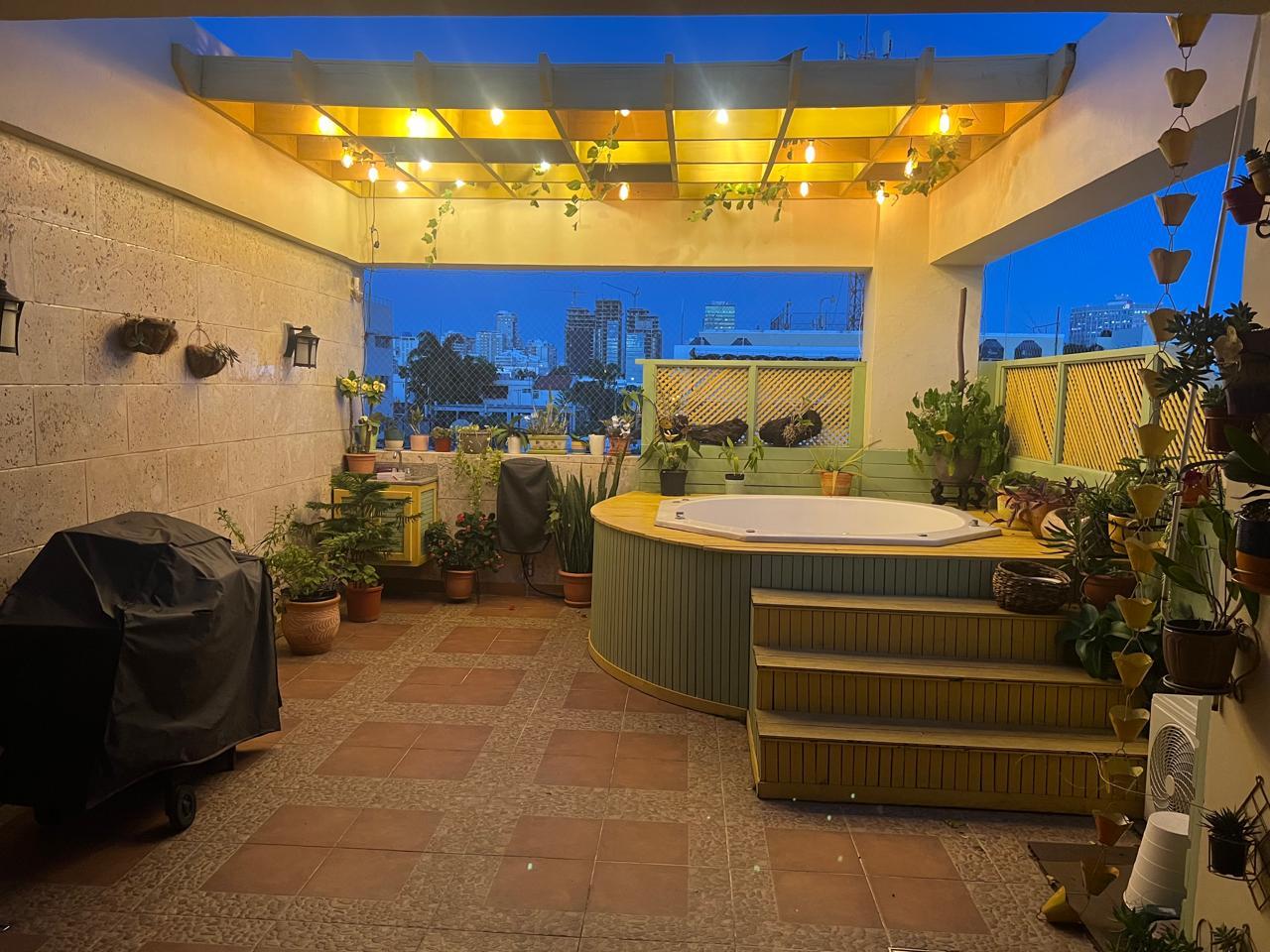 Apartamento de dos niveles tipo Penthouse en Julieta Morales