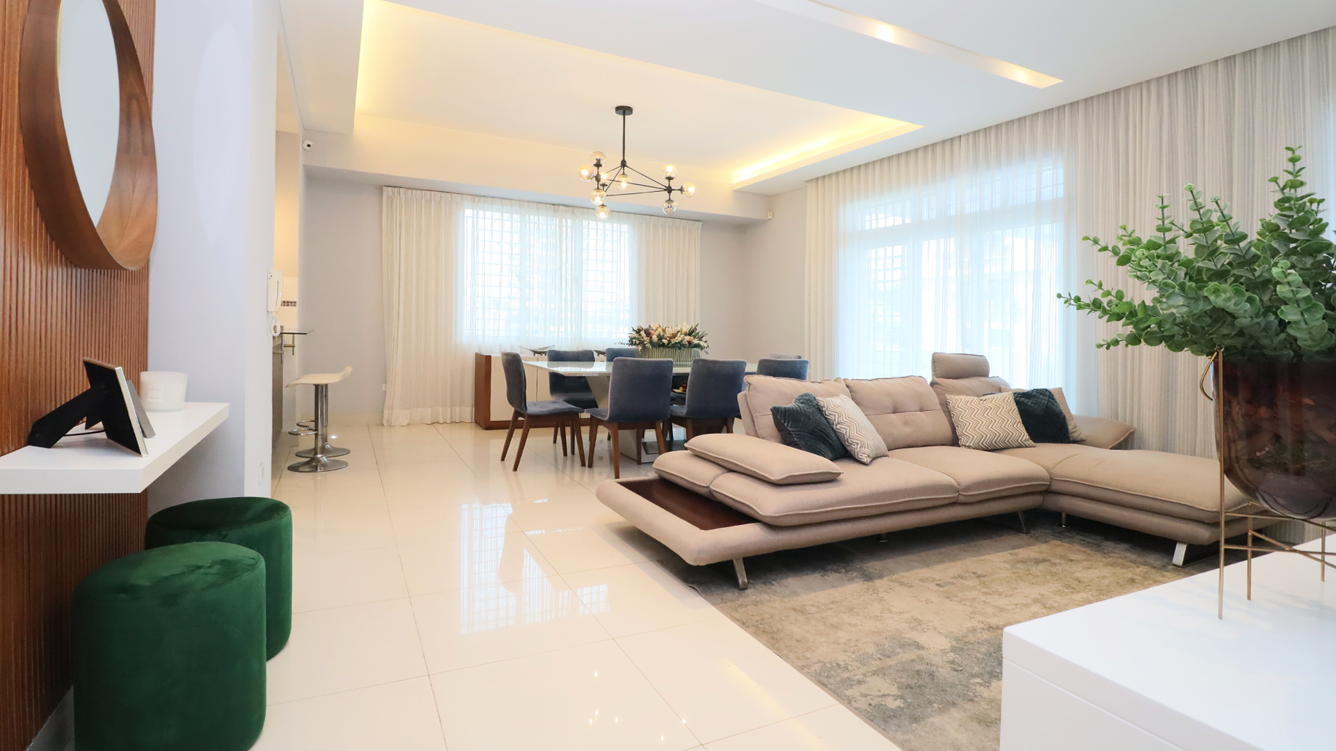 Amplio 2do piso con terraza en Evaristo Morales