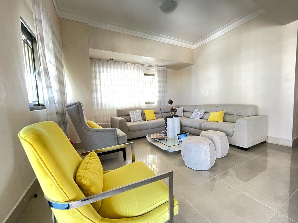 Amplio apartamento en bella vista