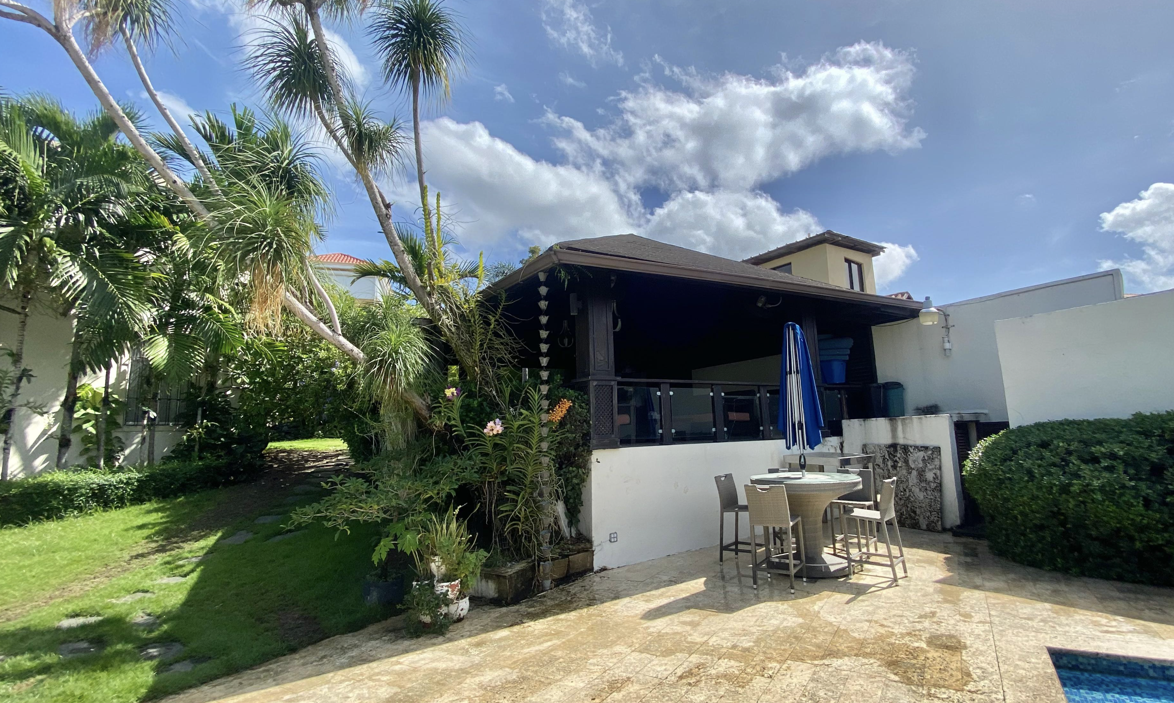 Hermosa casa en venta en Altos de Arroyo Hondo III