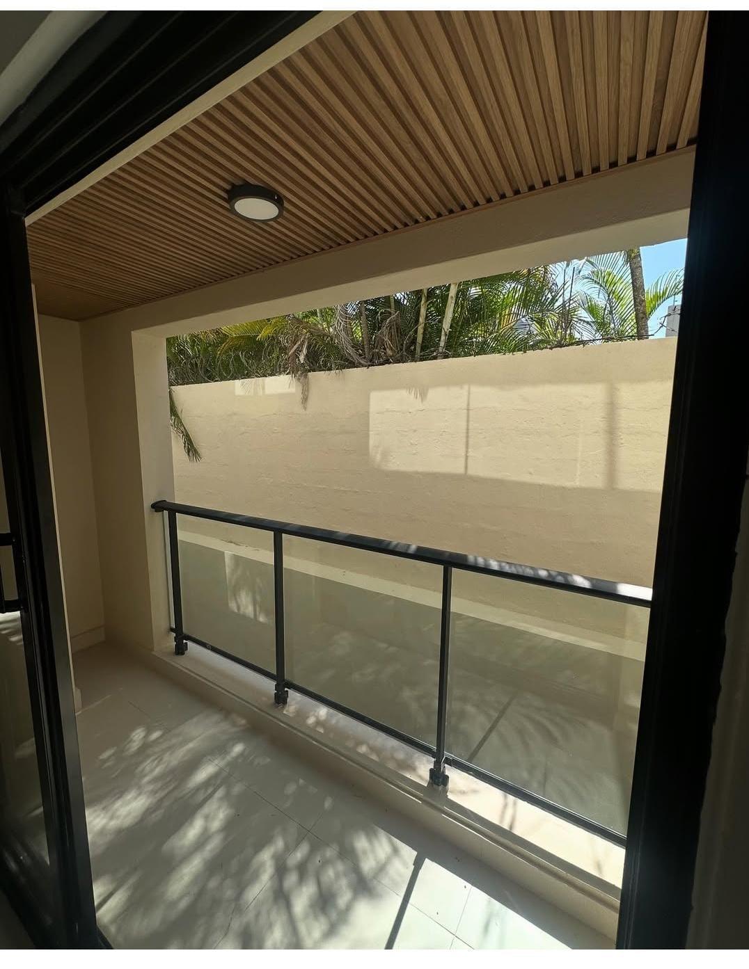 ¡Tu Refugio Moderno en Arroyo Hondo!